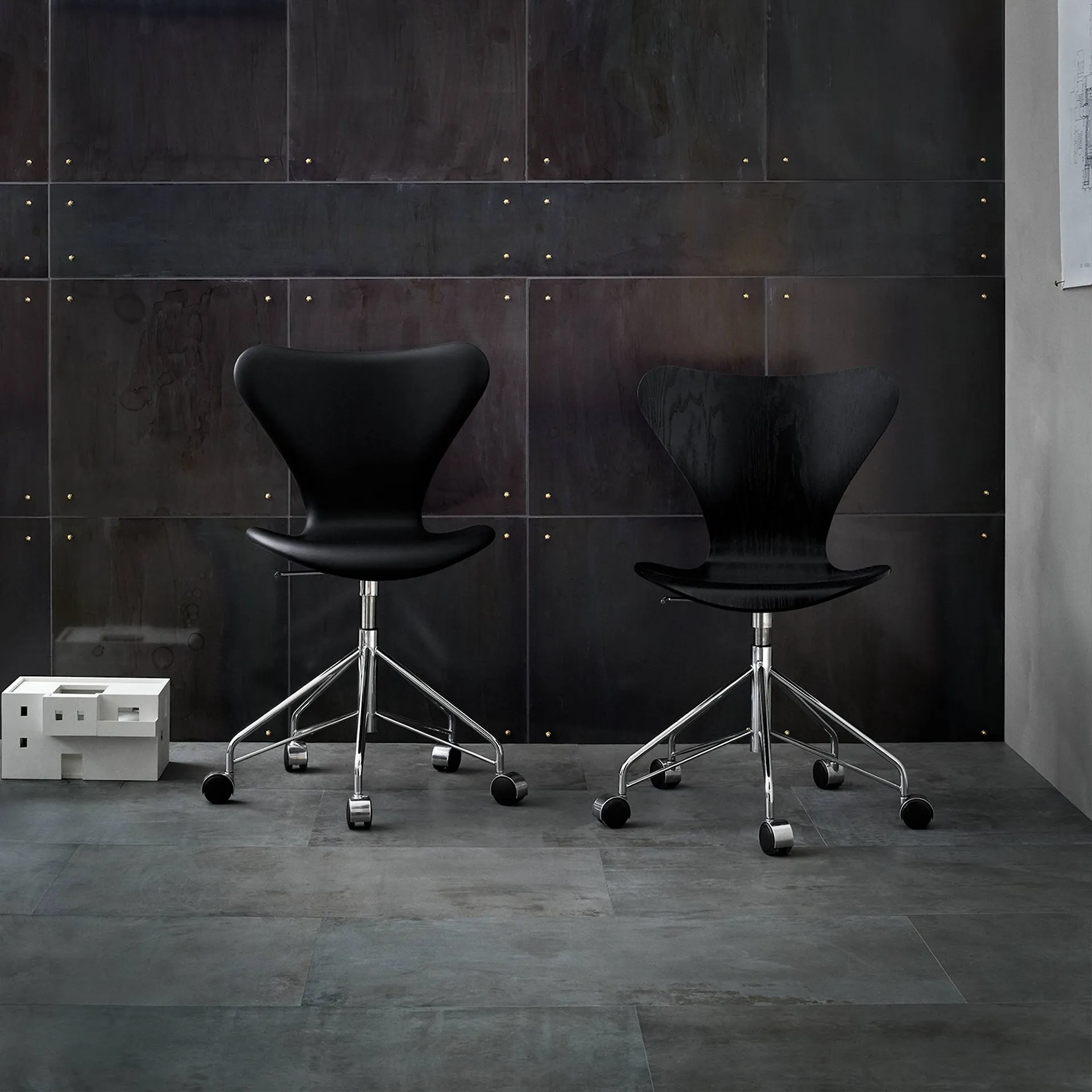 3117 Sjuan - Snurrstol - Fritz Hansen - Arne Jacobsen - NO GA