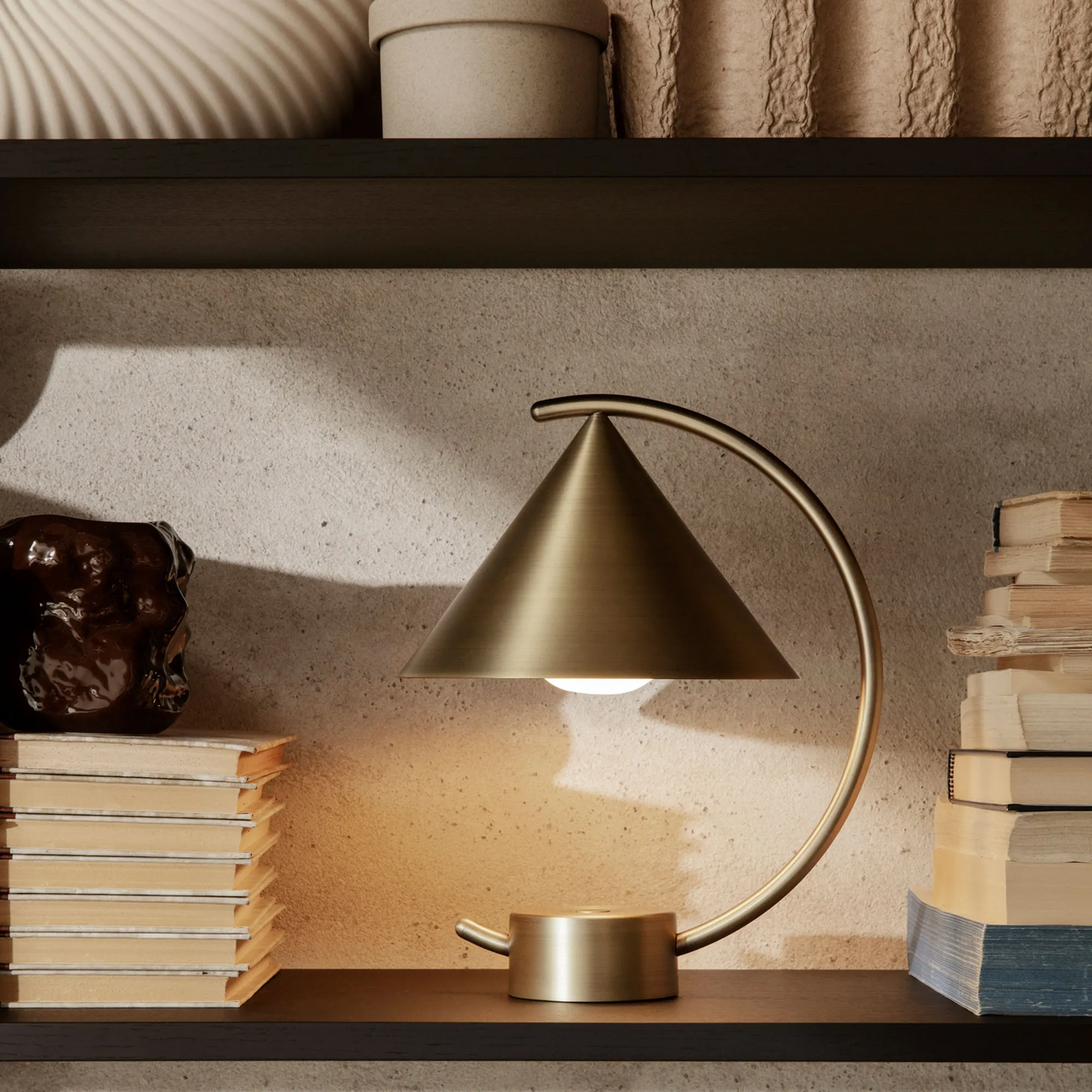Meridian bordslampa