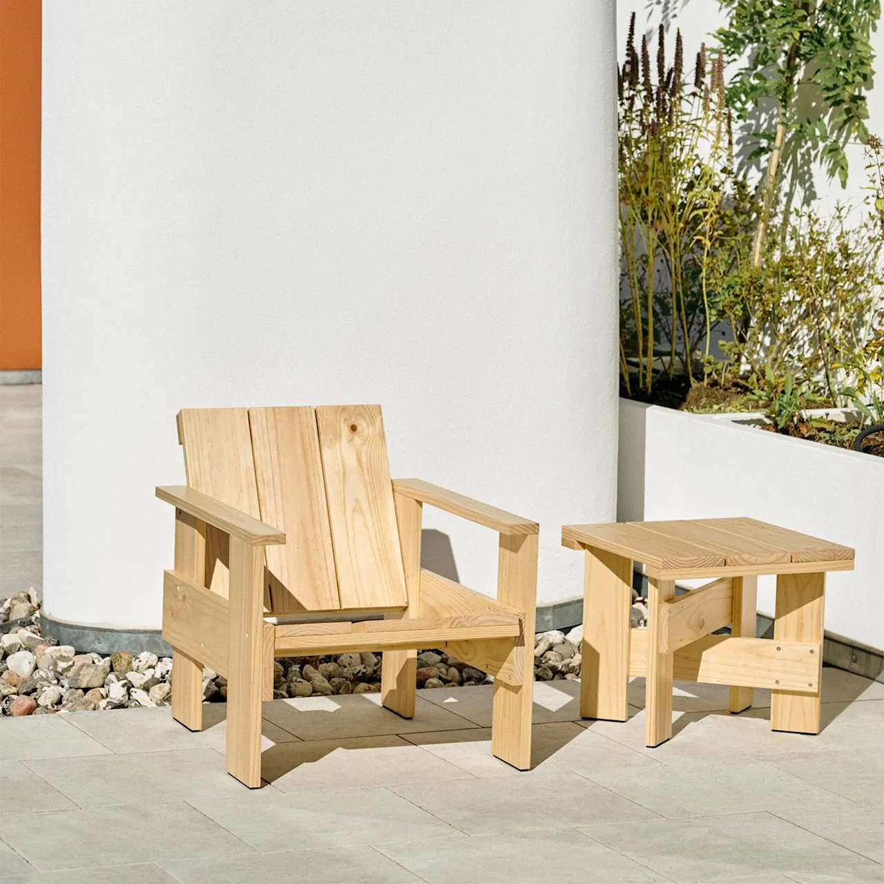 Crate Lounge Chair / White