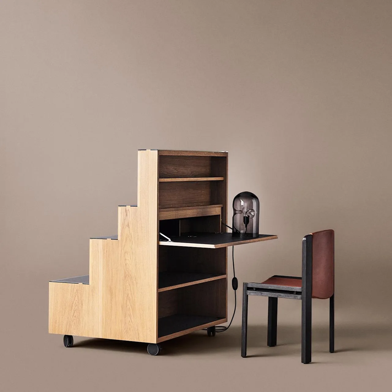 Chair 300 Black Oak