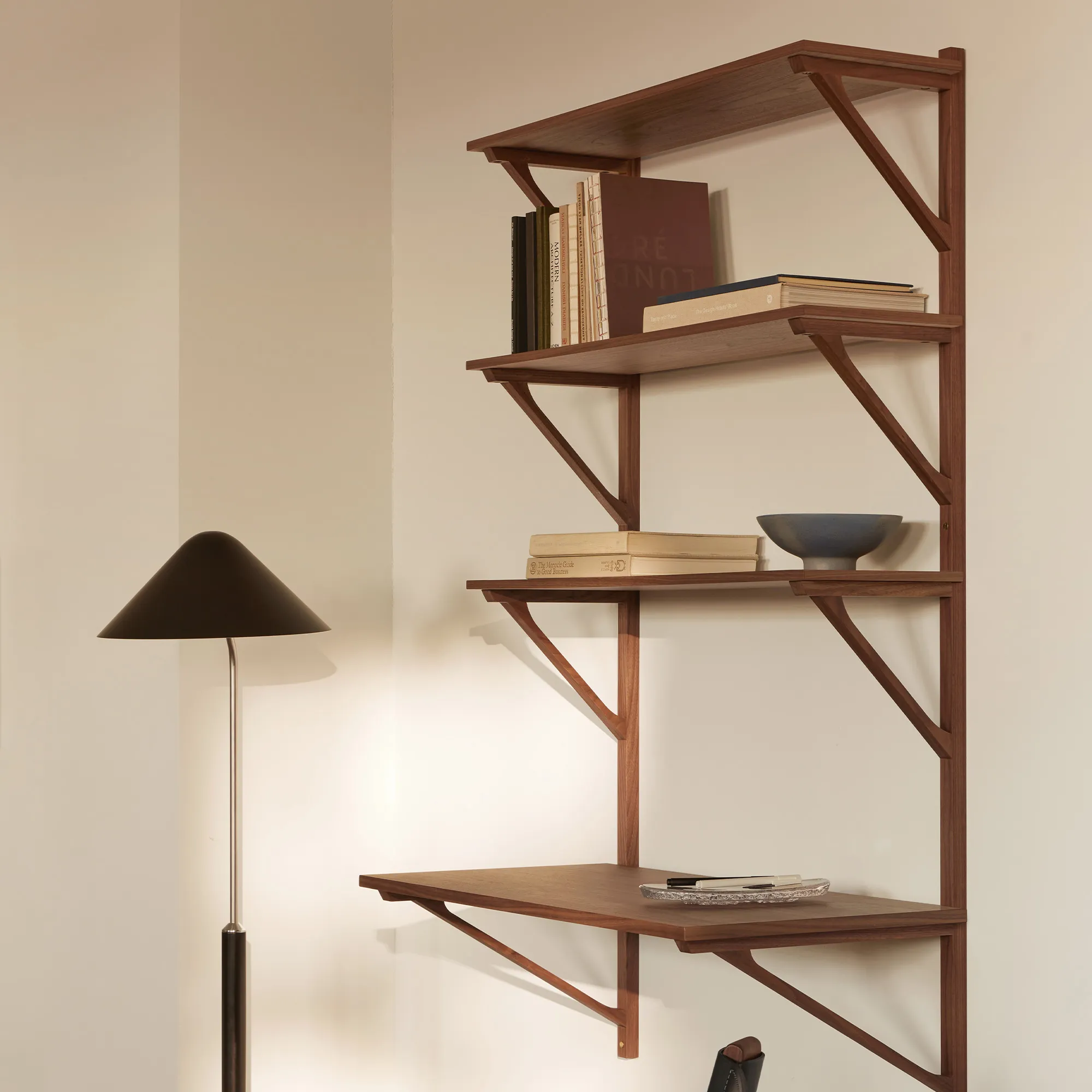 BM29 vägghylla 78 cm 3 hyllplan & skrivbord - 3