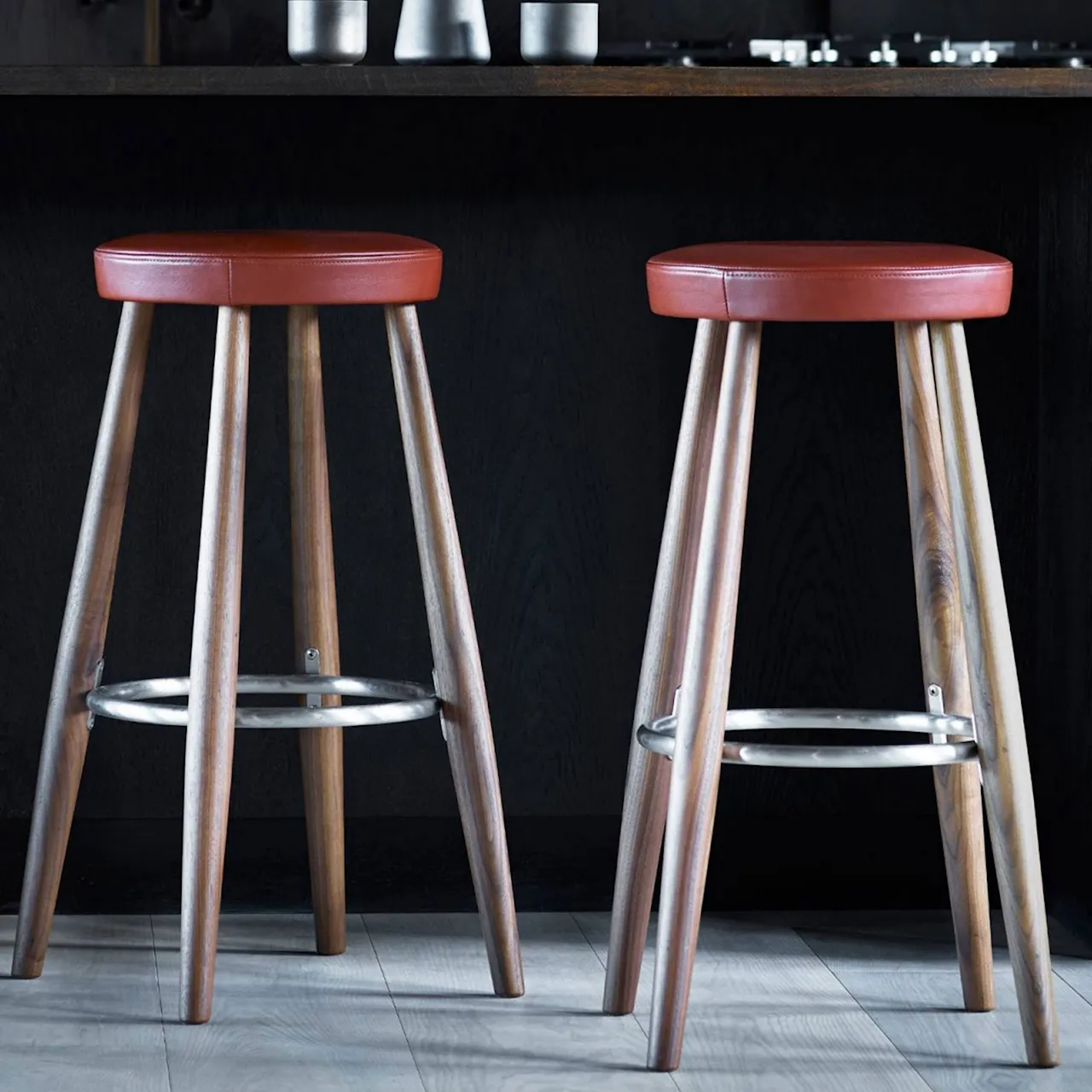 CH56 High Stool - Valnöt