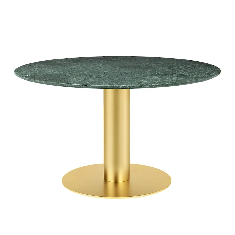 GUBI 2.0 Dining Table, Ø 130 cm, Skiva: Marmor - Verde Guatemala, Bas: Mässing