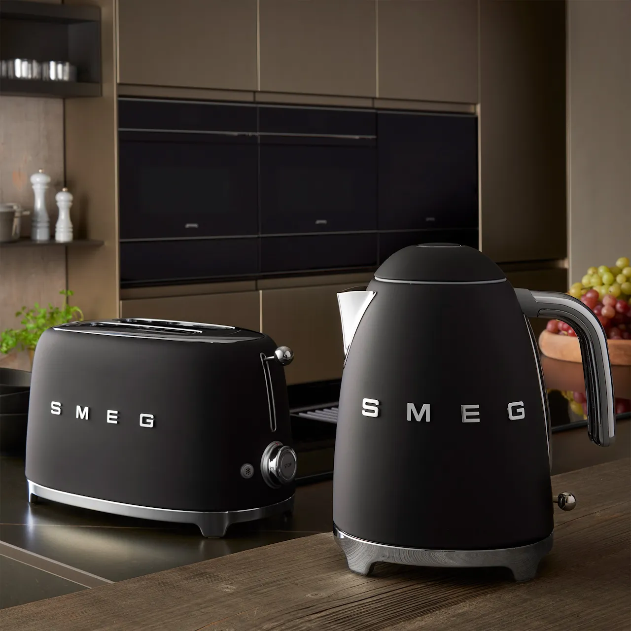 Smeg Electric Kettle Matt Black