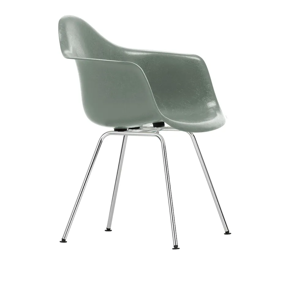 Eames Fiberglass Armchair DAX stol