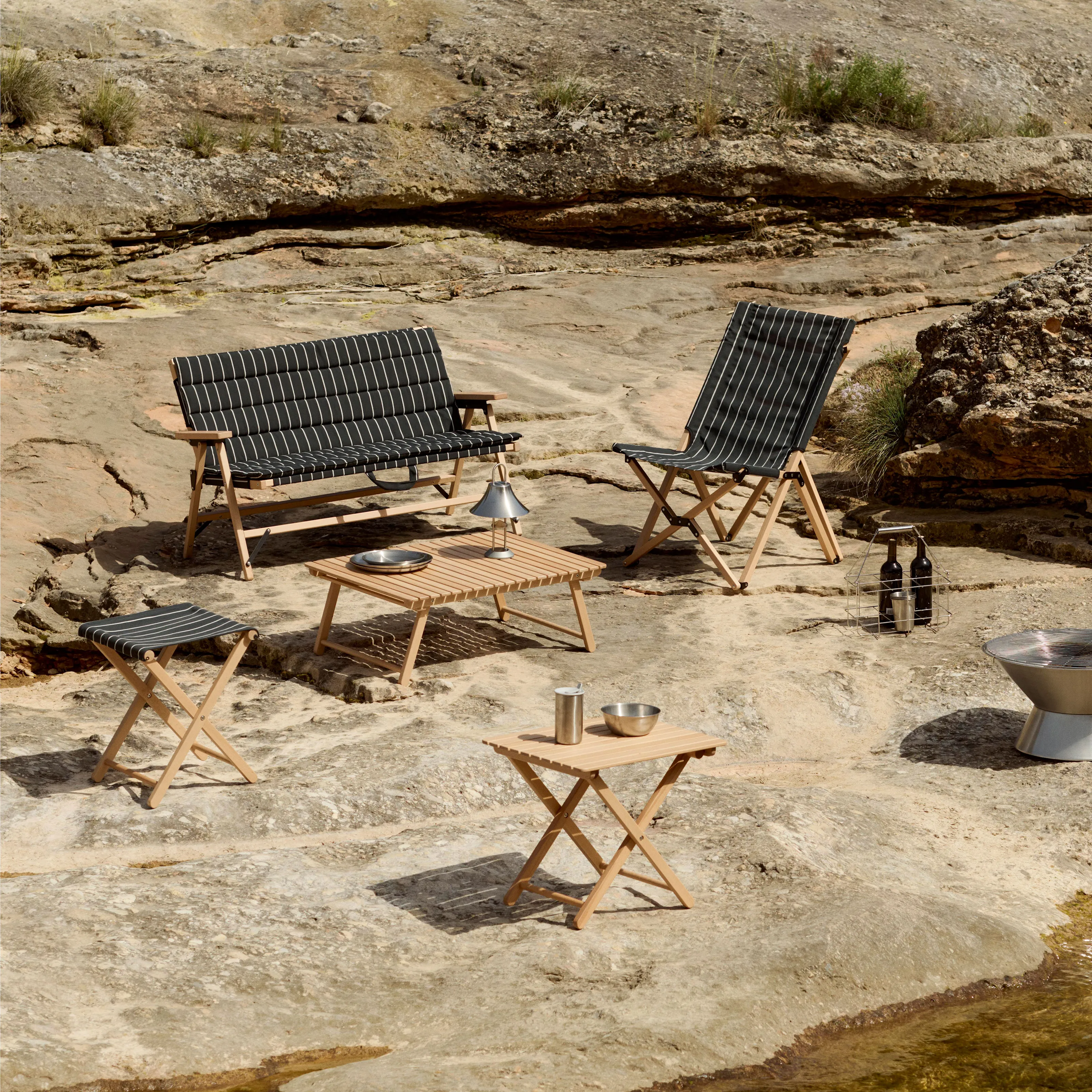 Outdoor Market Folding Sofa - 2