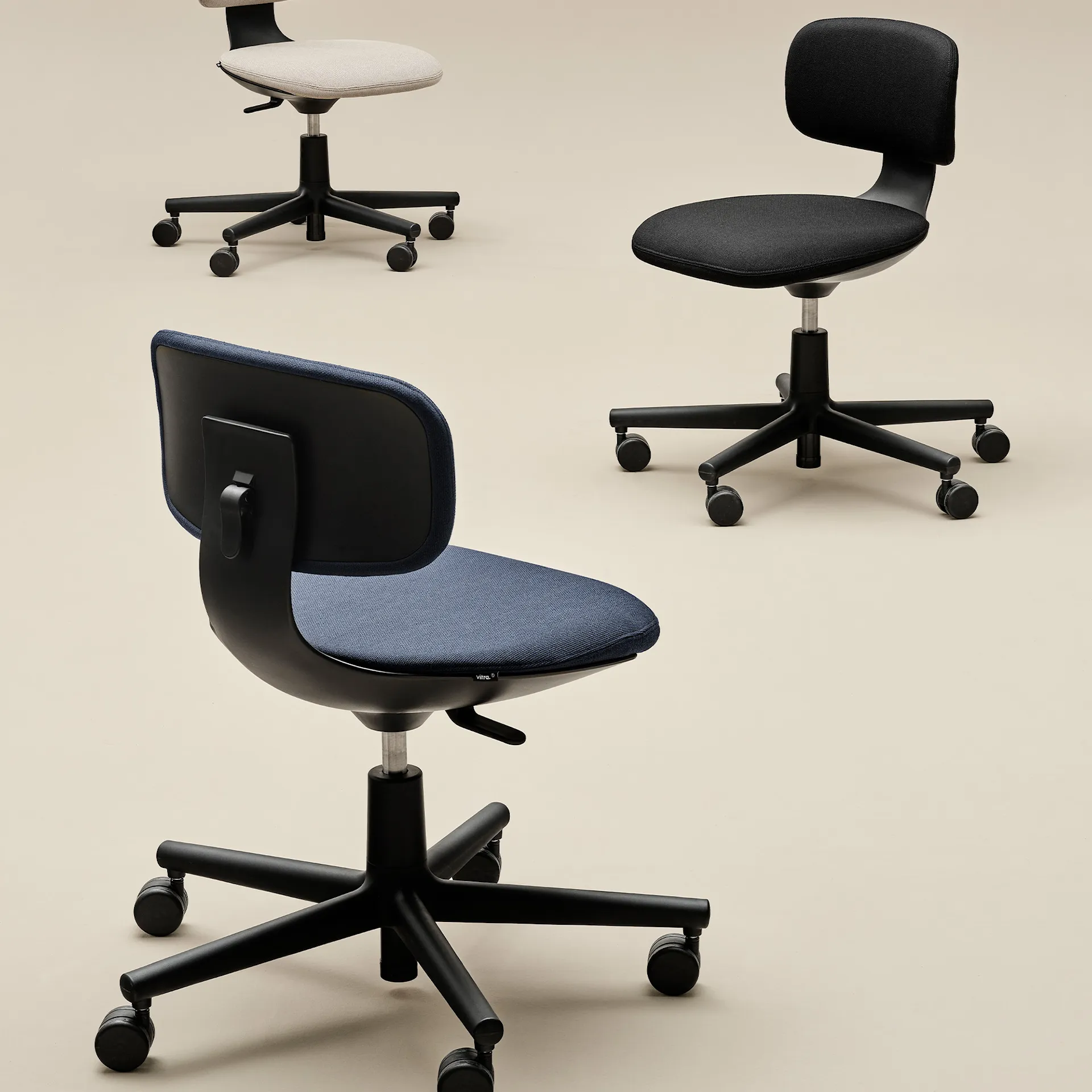 Rookie kontorsstol Deep Black - Vitra - Konstantin Grcic - NO GA