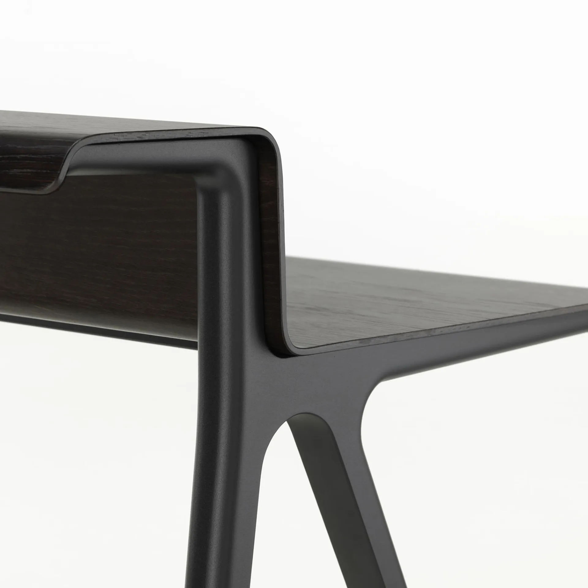 Courier skrivbord dark oak - Vitra - NO GA