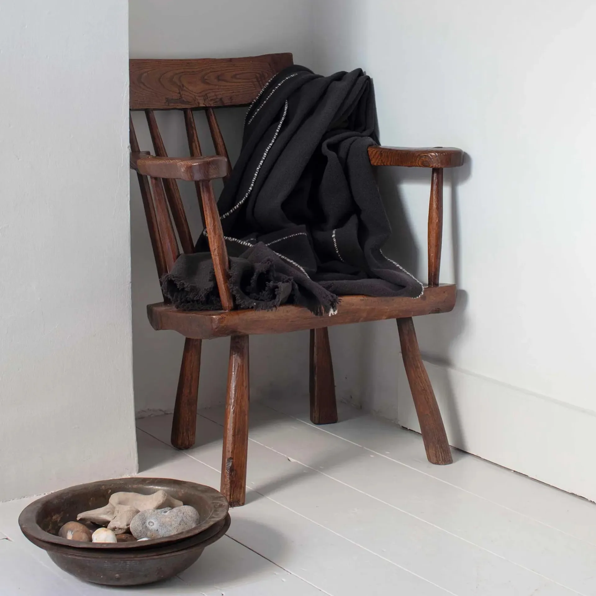 The Plough Throw Charcoal - Toogood - NO GA