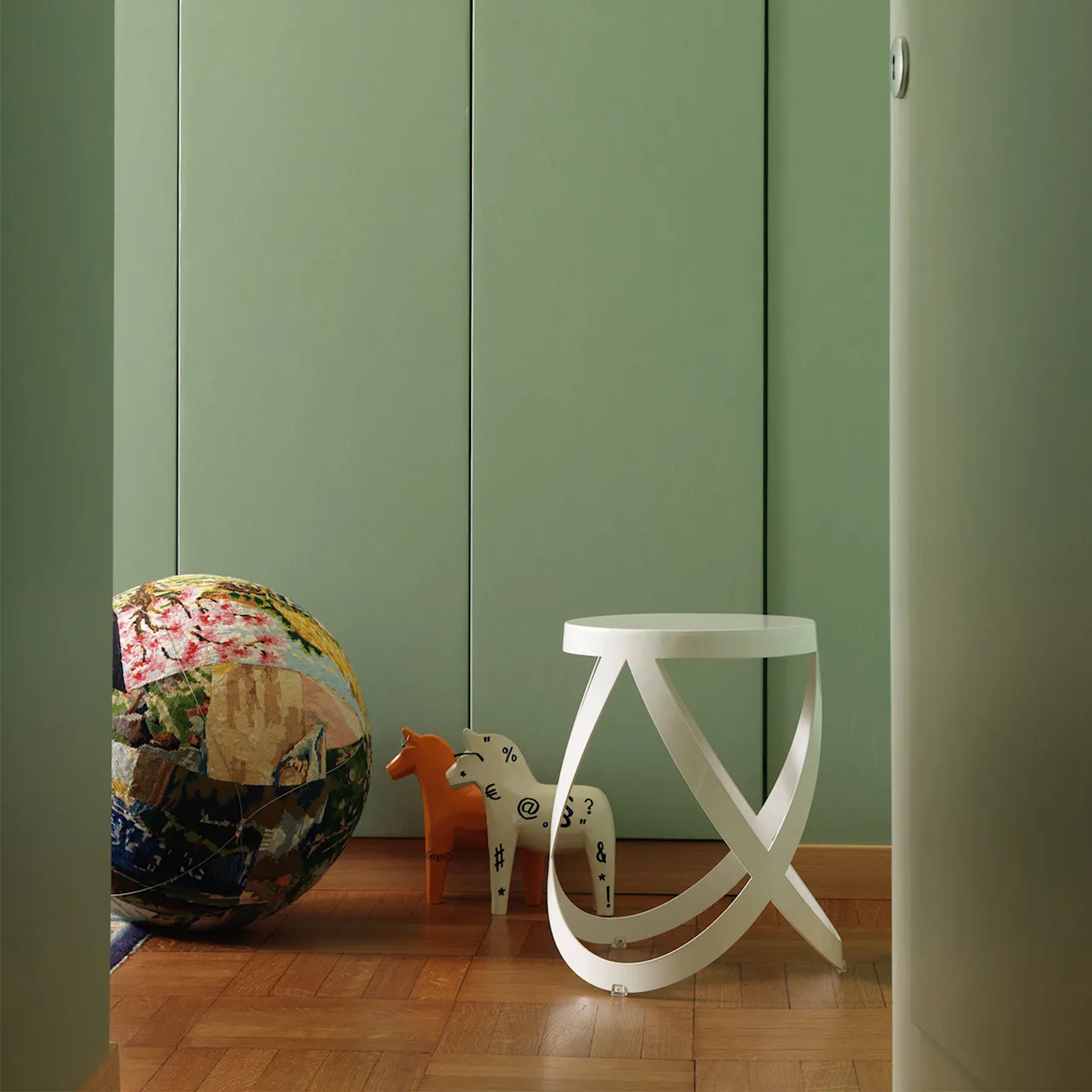 Ribbon Low Stool