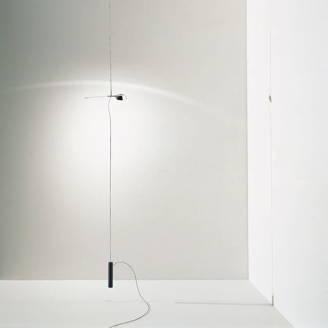Hot Achille taklampa