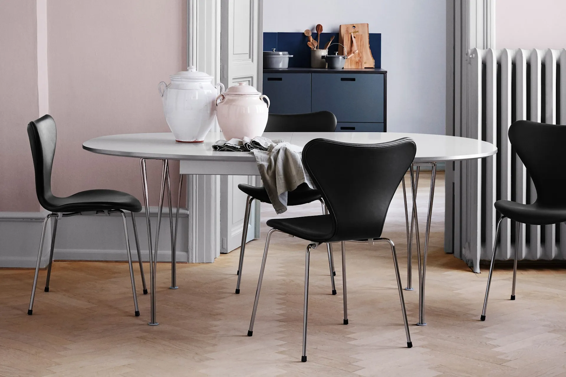 3107 Sjuan - Helklädd - Fritz Hansen - Arne Jacobsen - NO GA