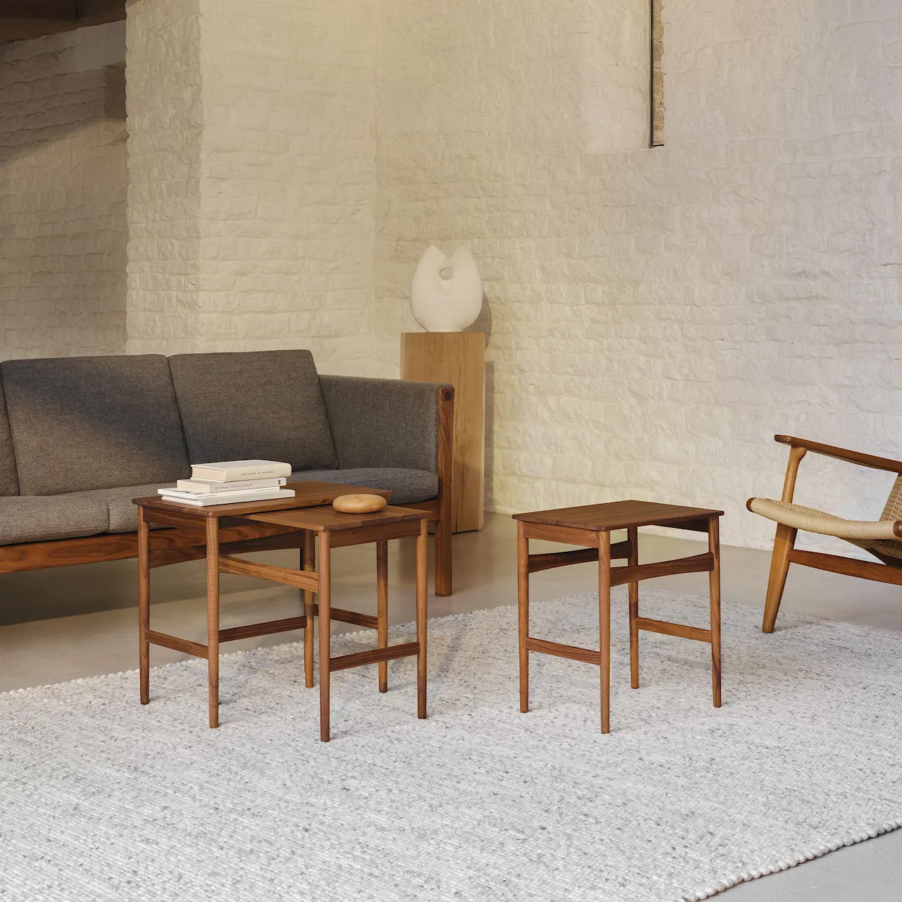 CH004 Nesting Tables satsbord