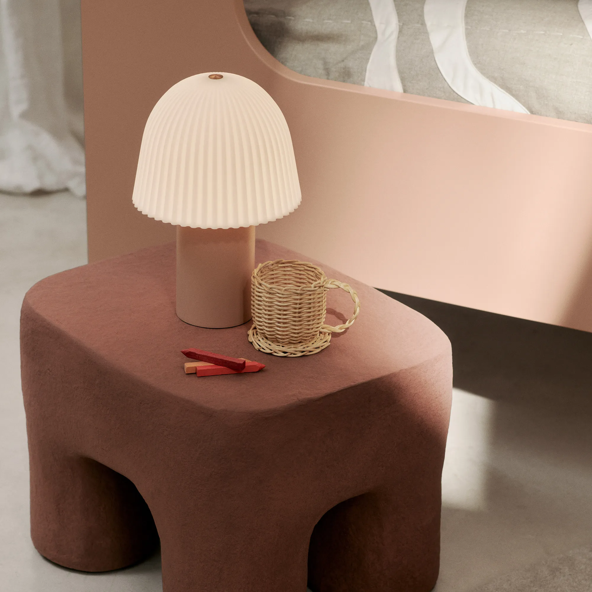 Frill portabel lampa