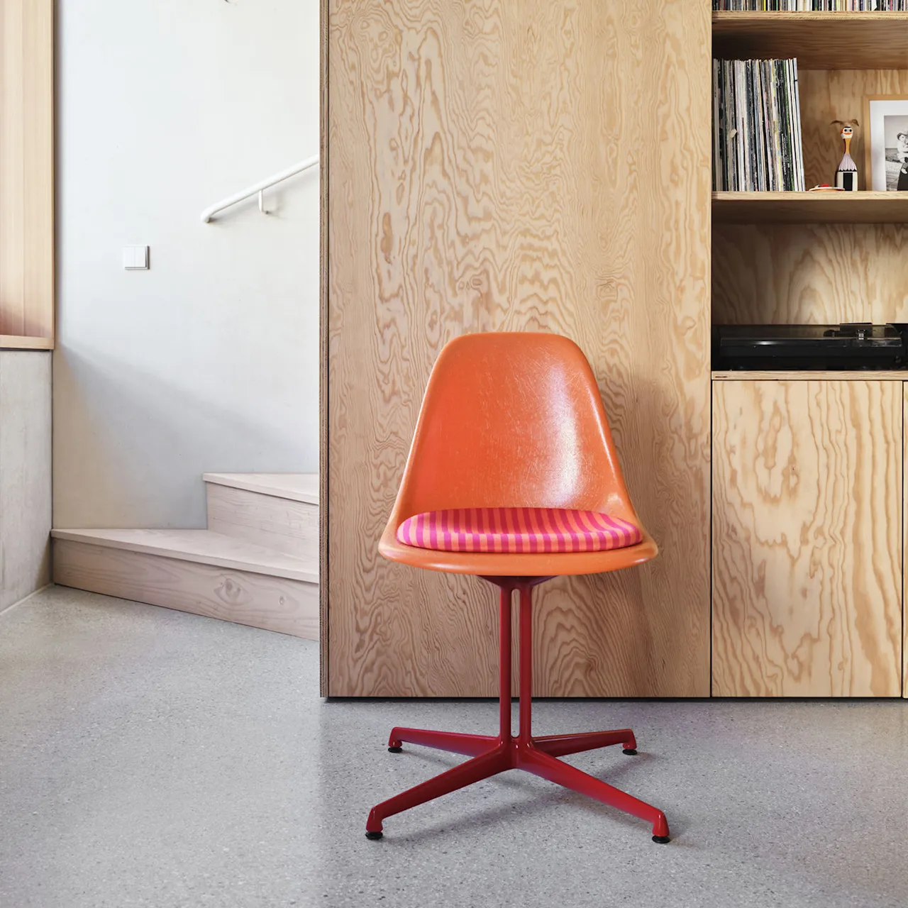 Eames Fiberglass Side Chair La Fonda