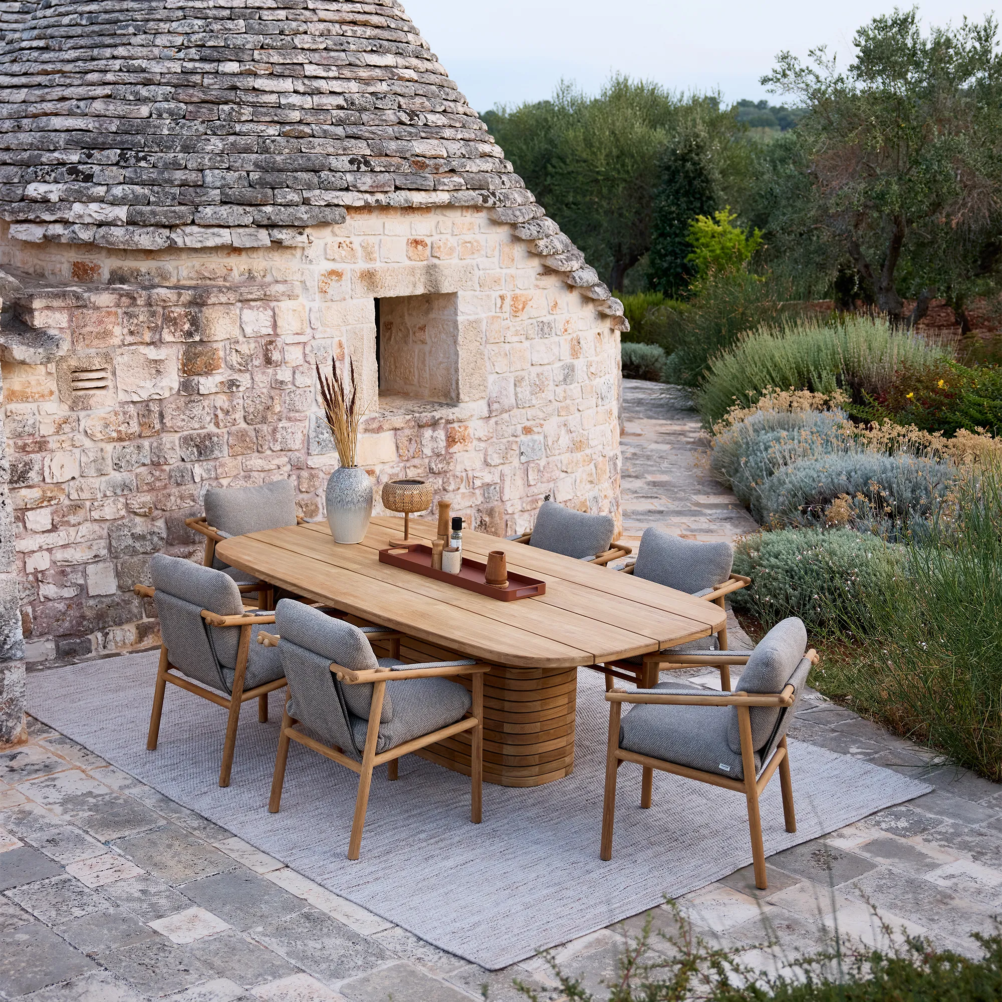 Mellow matbord utomhus - 8
