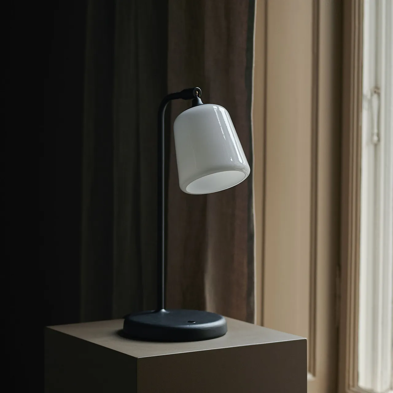 Material Bordslampa / Opalglas