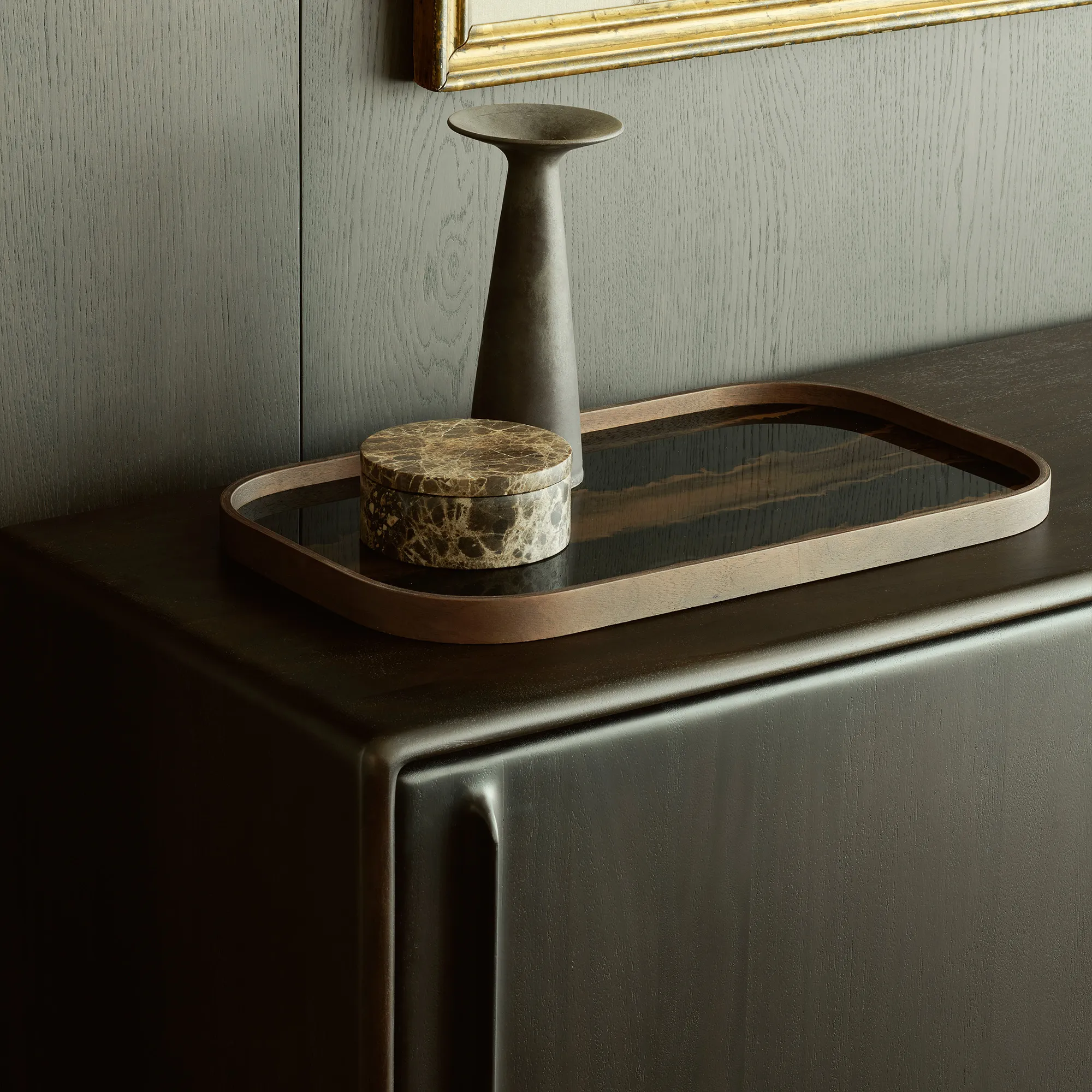 Flow sideboard