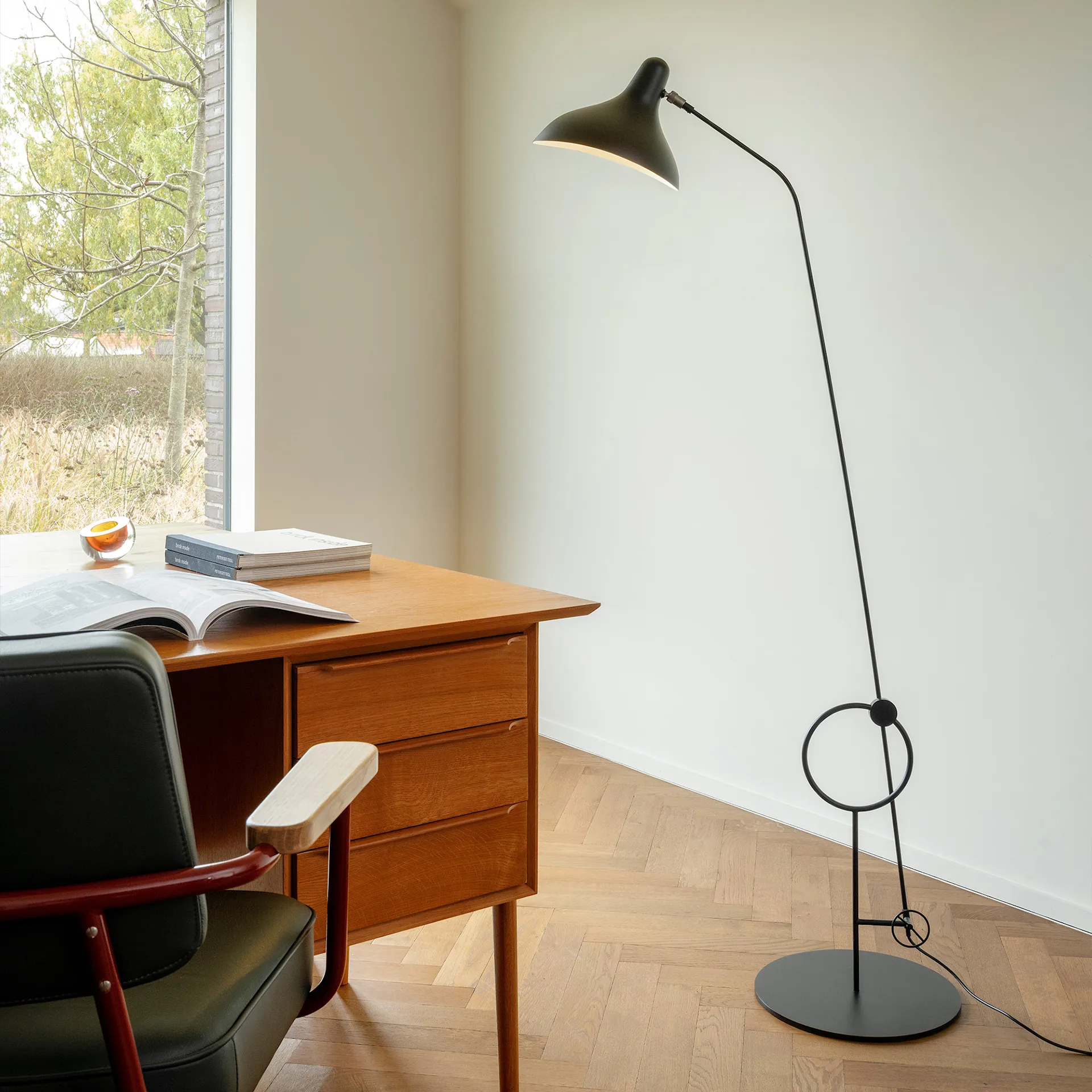 Mantis BS8 L Floor Lamp - Mantis by DCWéditions - Bernard Schottlander - NO GA