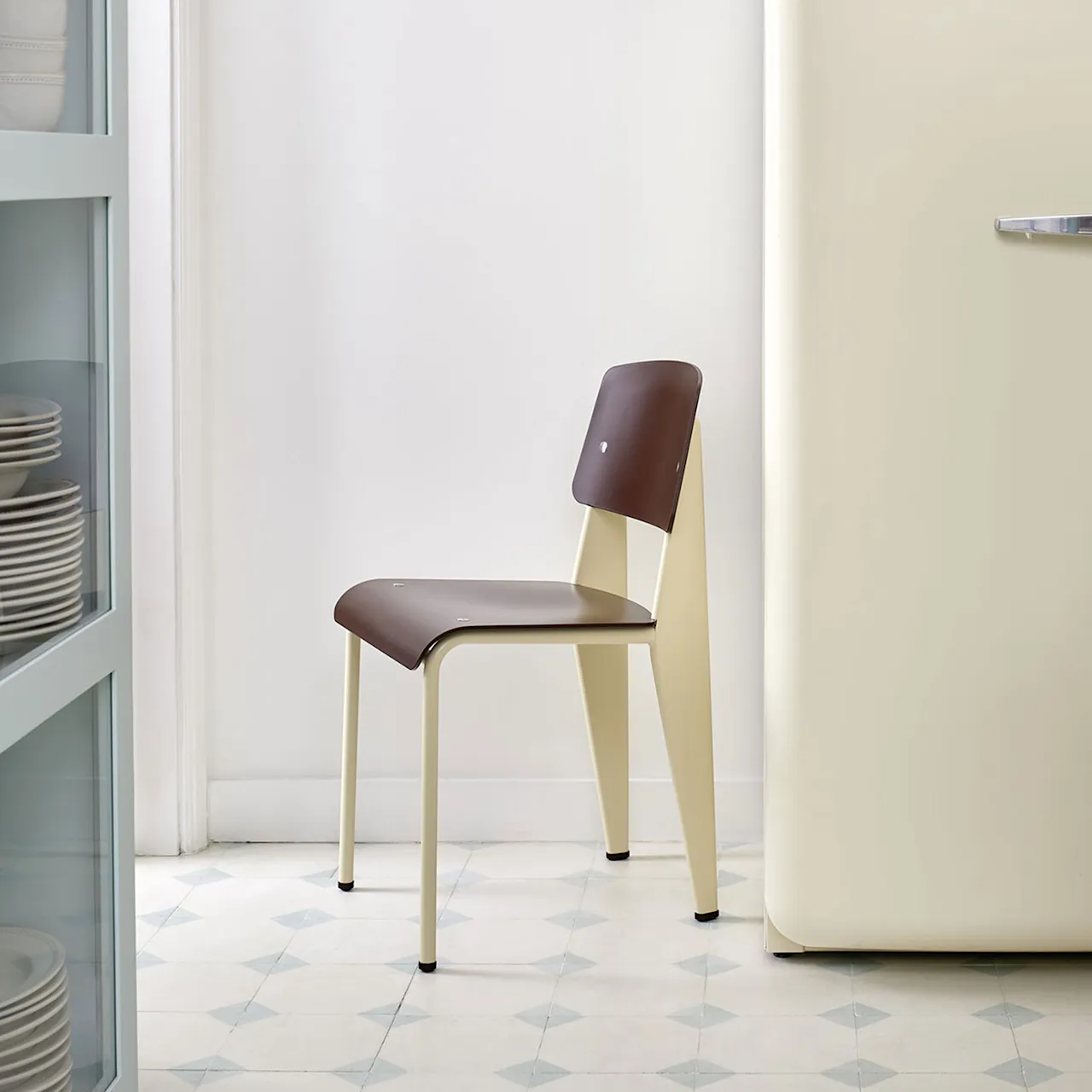 Standard SP matstol Warm Grey