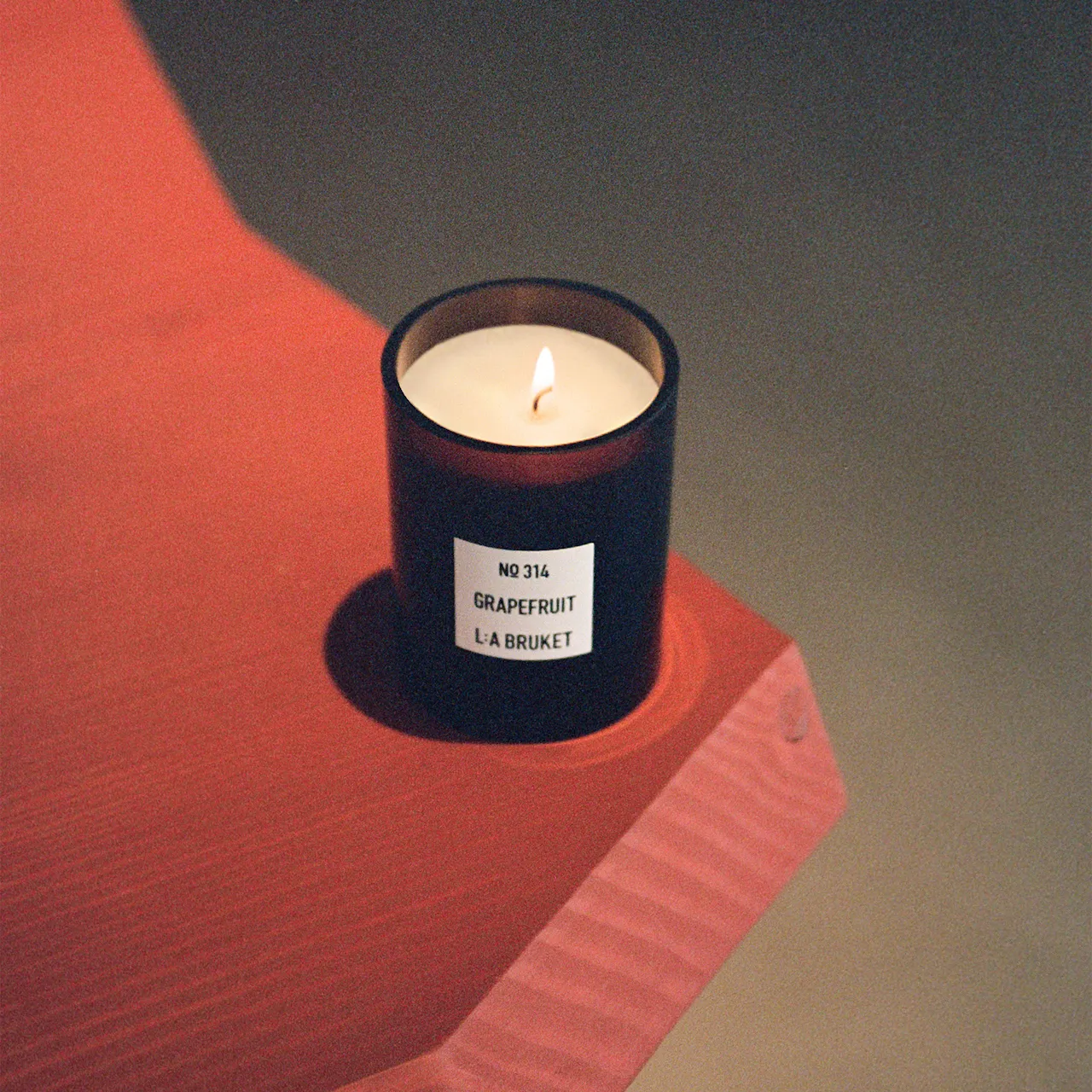 314 Grapefruit doftljus 260 g