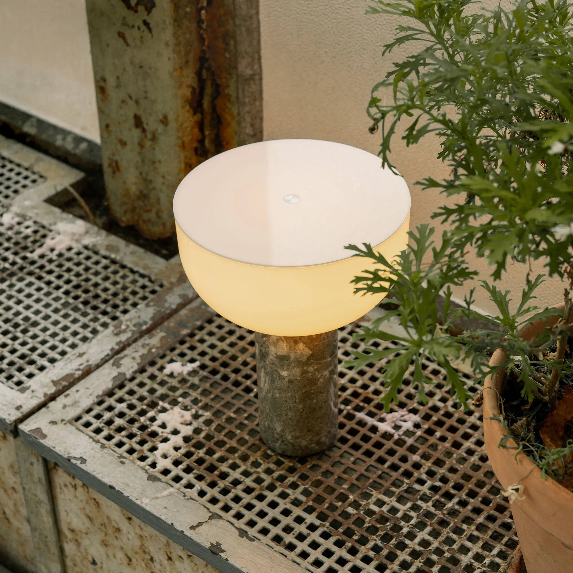 Kizu Table Lamp Portable - 9