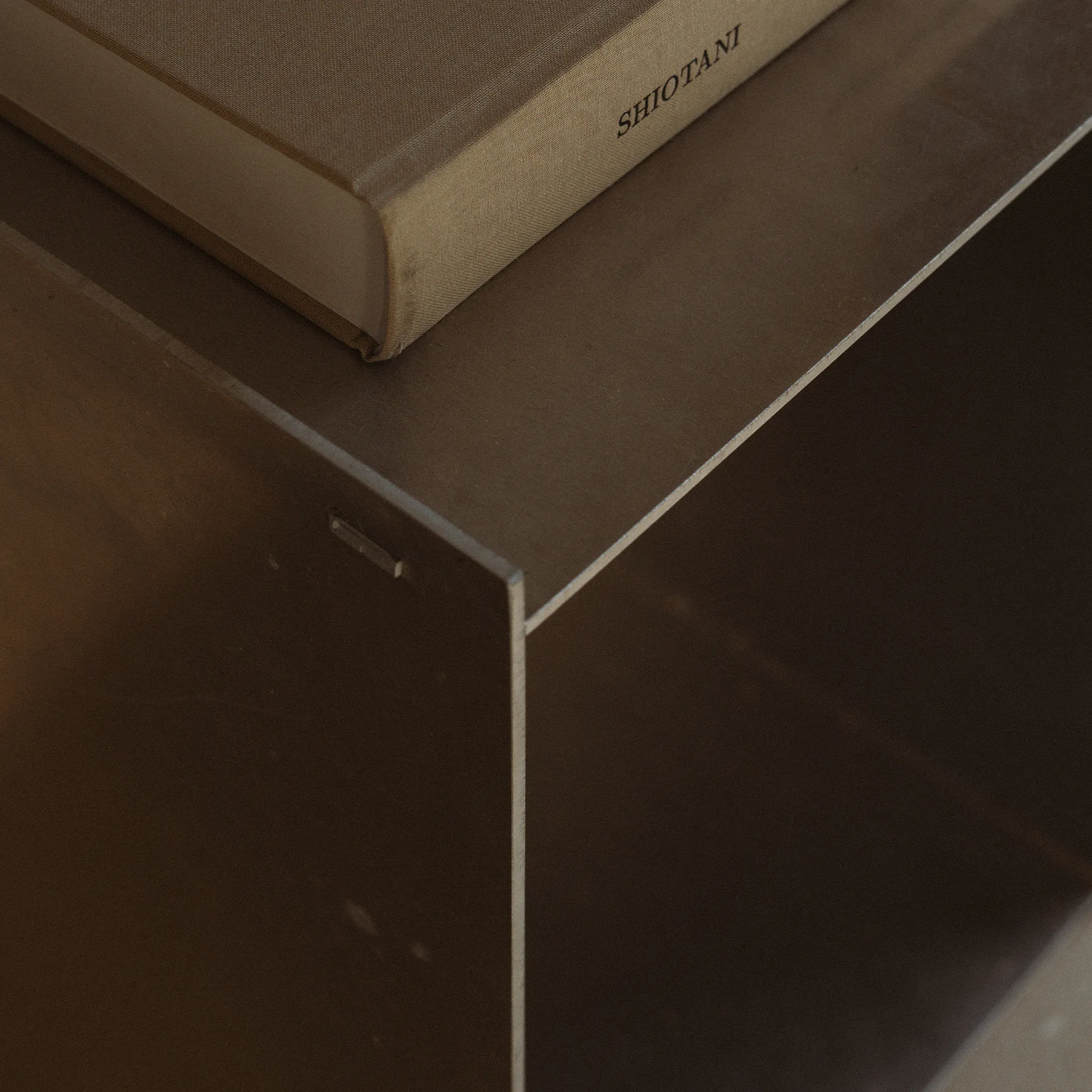 Rivet Box sidobord - 5