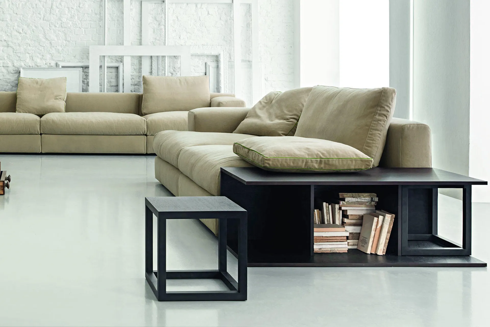 Miloe Sofa - Cassina - Piero Lissoni - NO GA