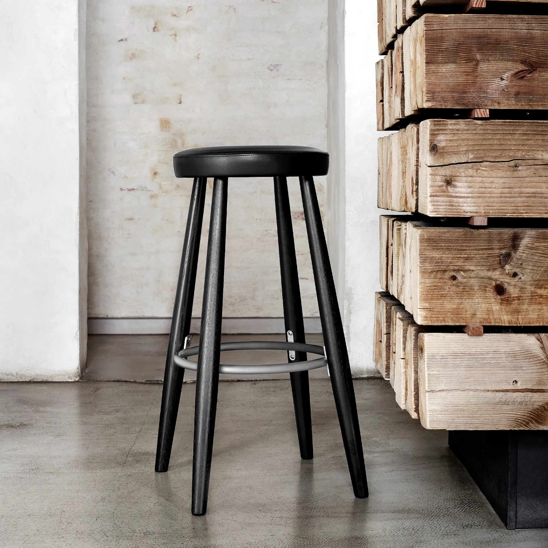 CH56 High Stool - Valnöt - Carl Hansen - Hans J. Wegner - NO GA