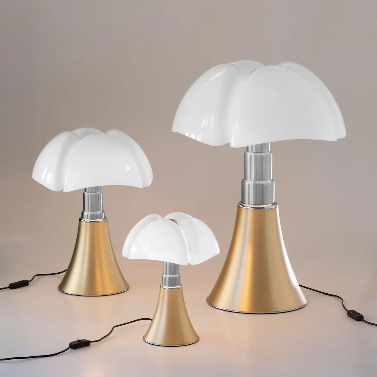 Pipistrello Table Lamp Brass - Ej dimbar