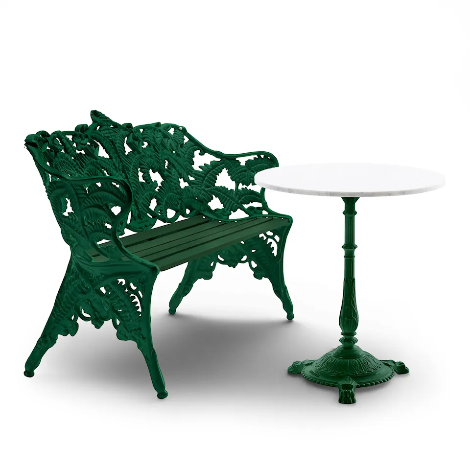 Classic soffa i grönlackad furu & Classic cafébord Ø65 cm