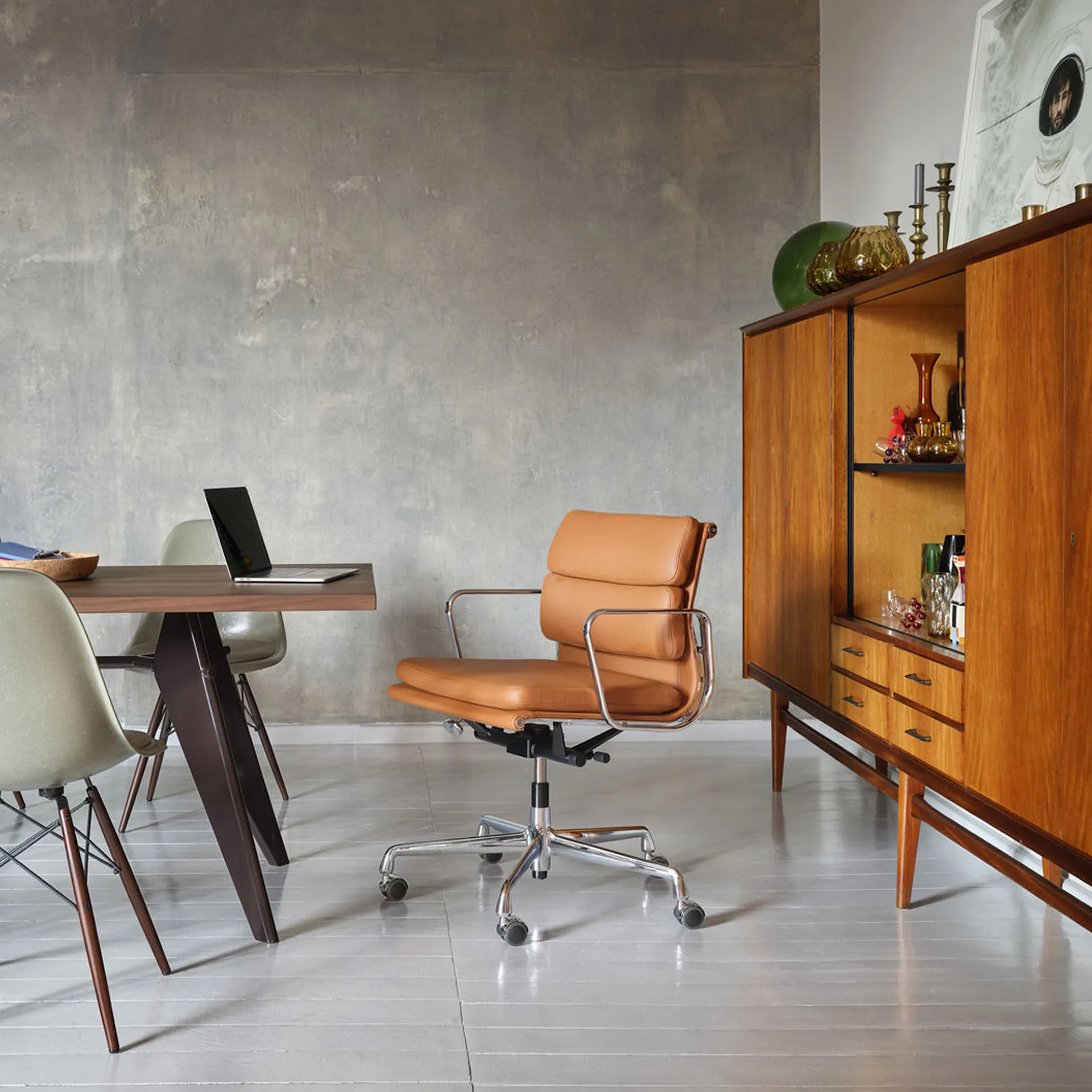 EA 217 skrivbordsstol Polished - Vitra - Charles & Ray Eames - NO GA