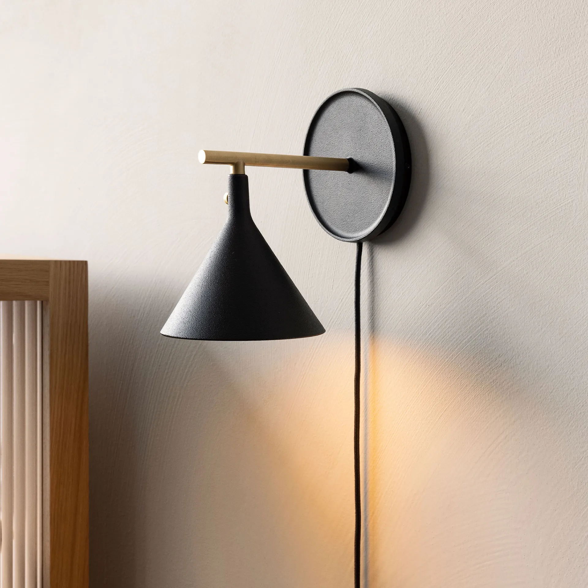 Cast Sconce Wall Lamp With Diffuser - Audo Copenhagen - NO GA