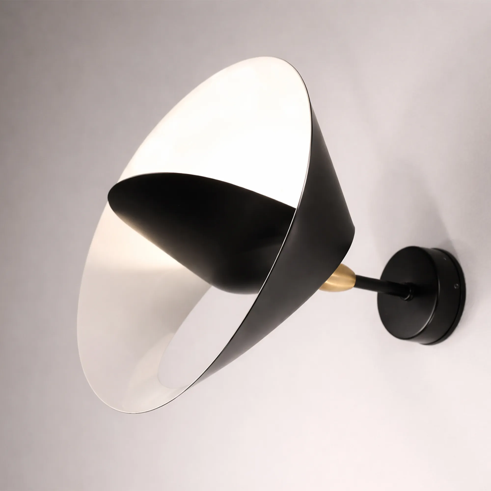 Saturn vägglampa - 2