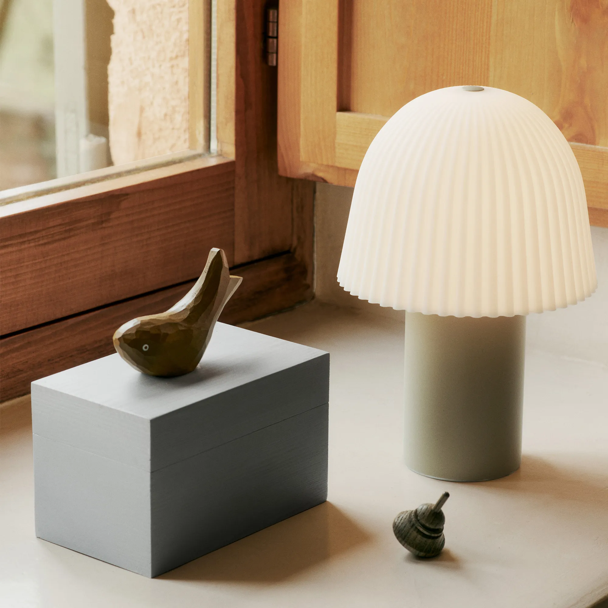 Frill portabel lampa