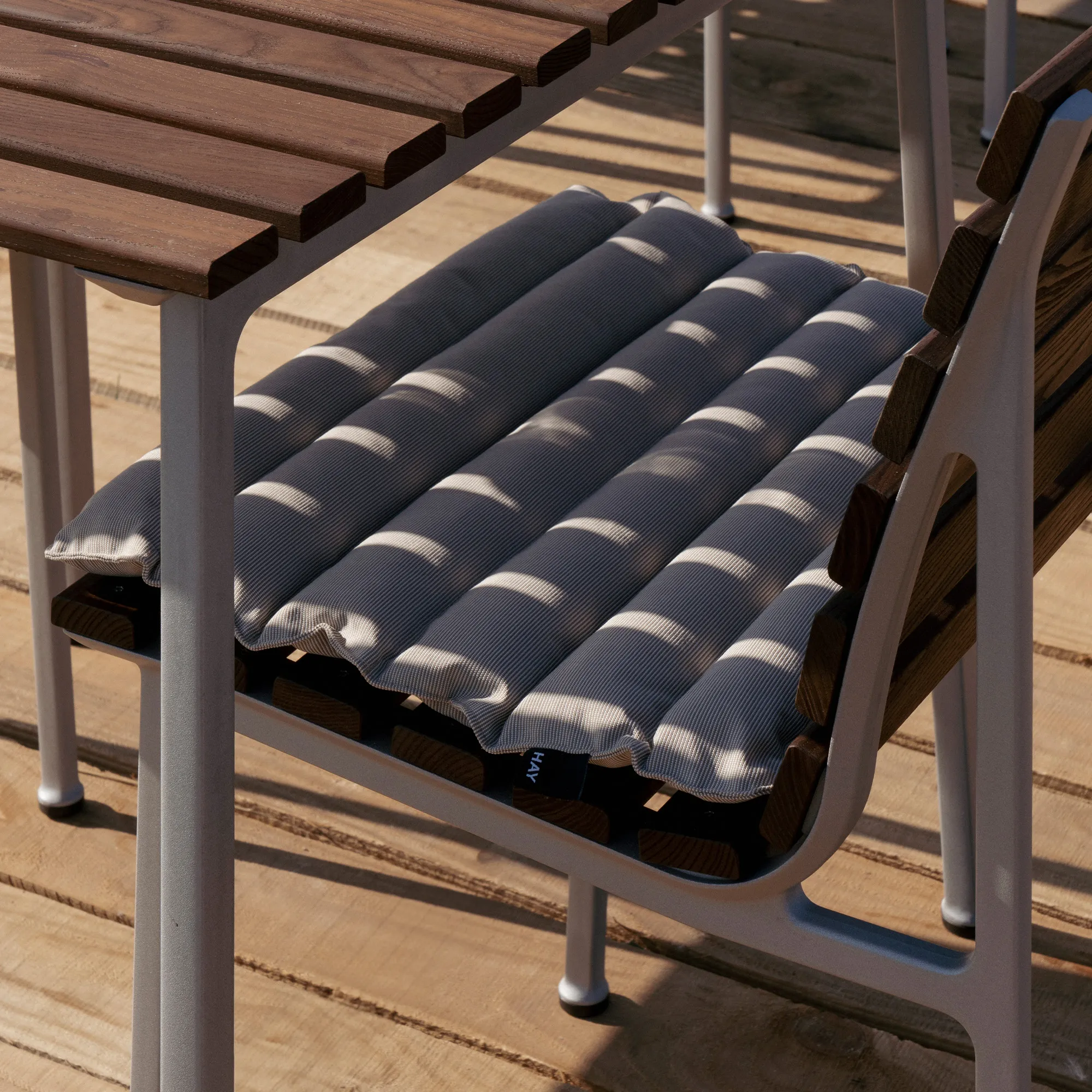 Traverse matgrupp med bord 140 cm & 4 stolar - 4