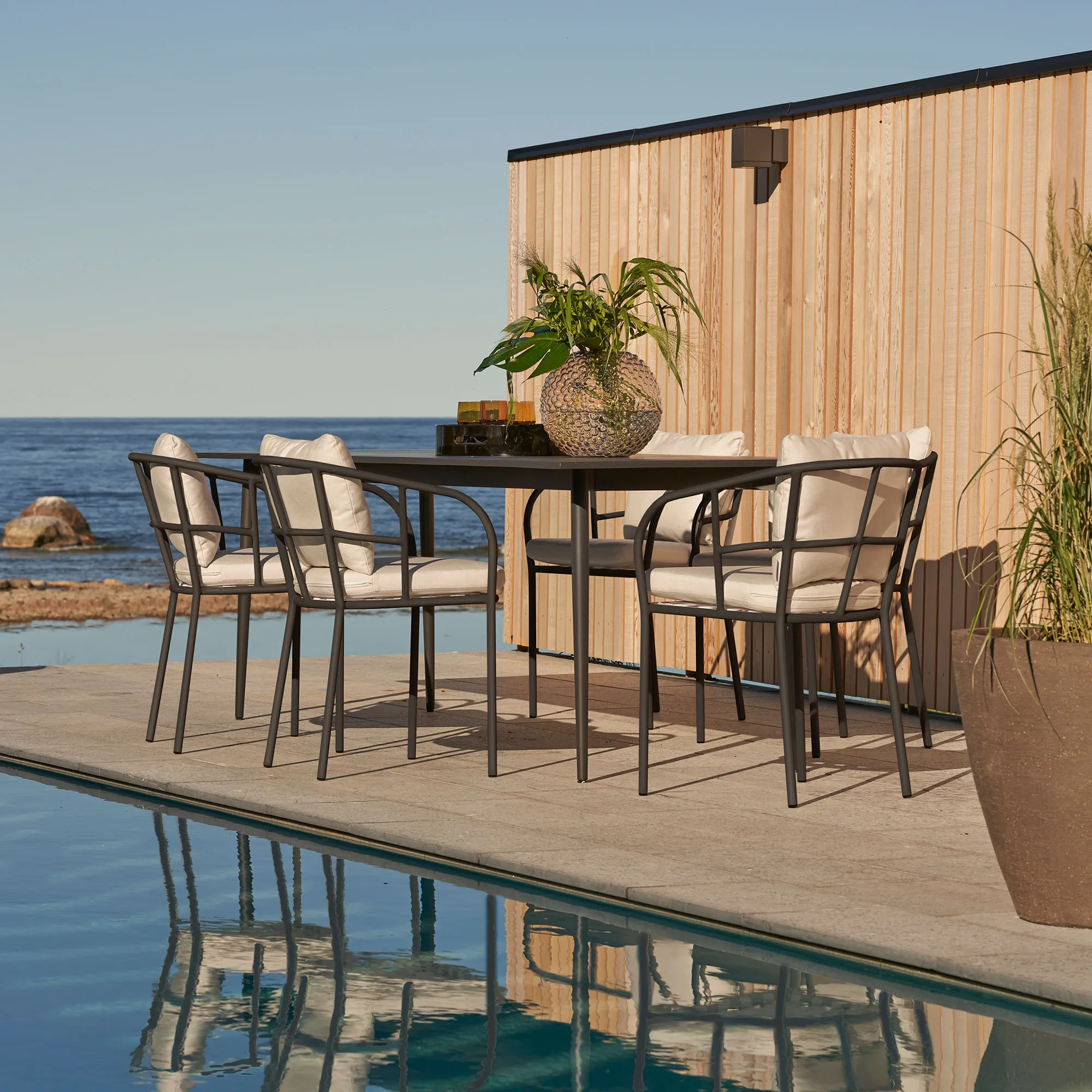 Saltö Dining Table - 3