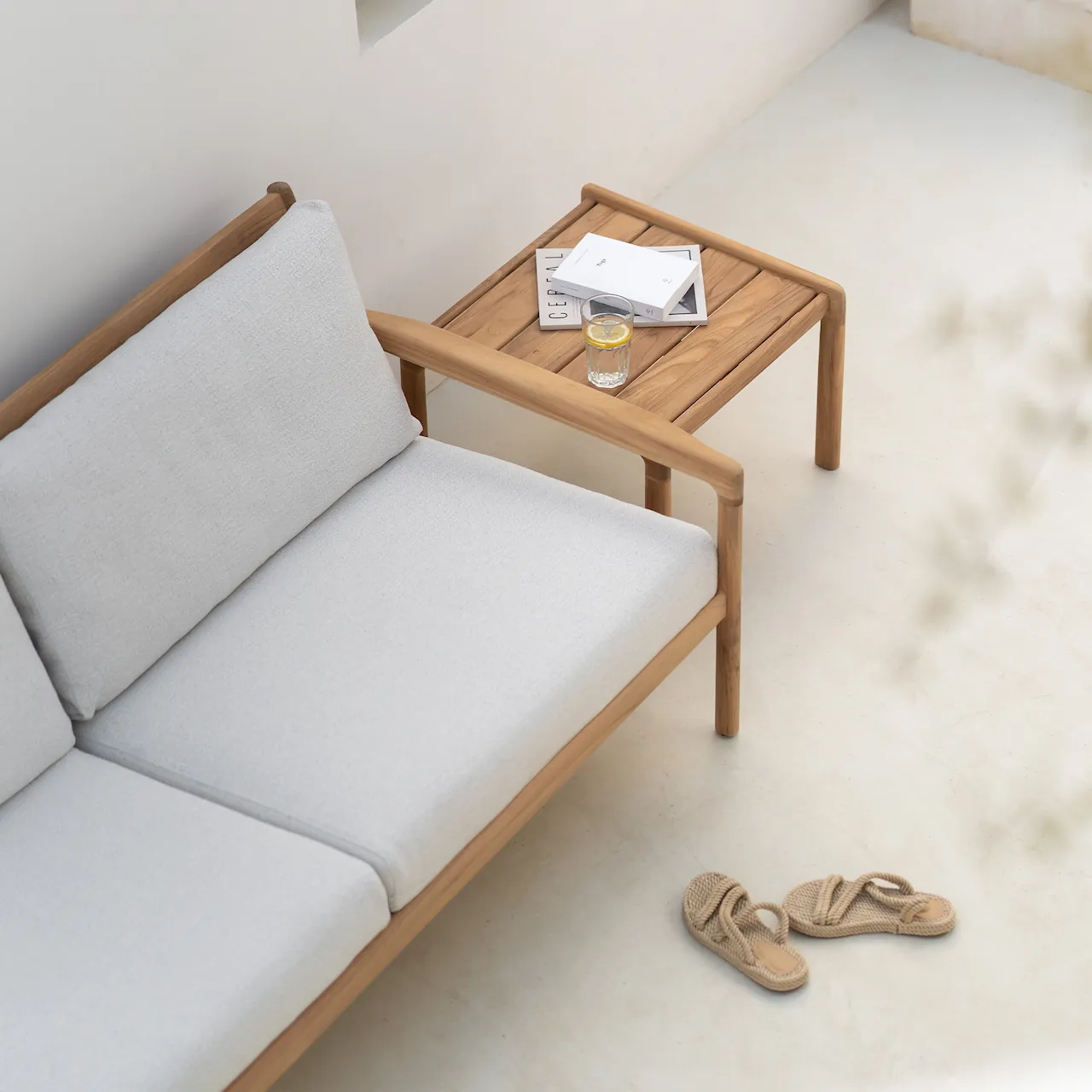 Jack sidobord utomhus