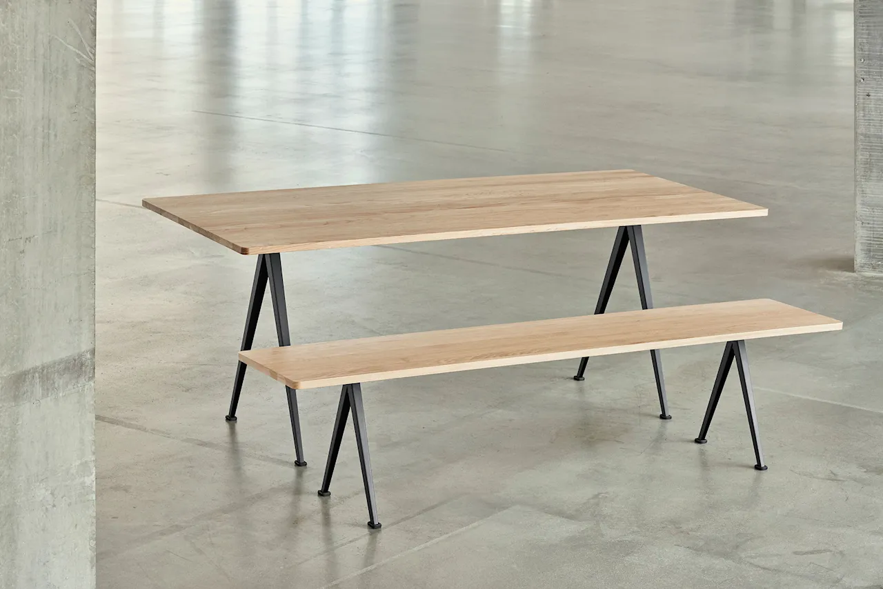 Pyramid Table 02 300x85 cm Svart/Klarlackad Ek