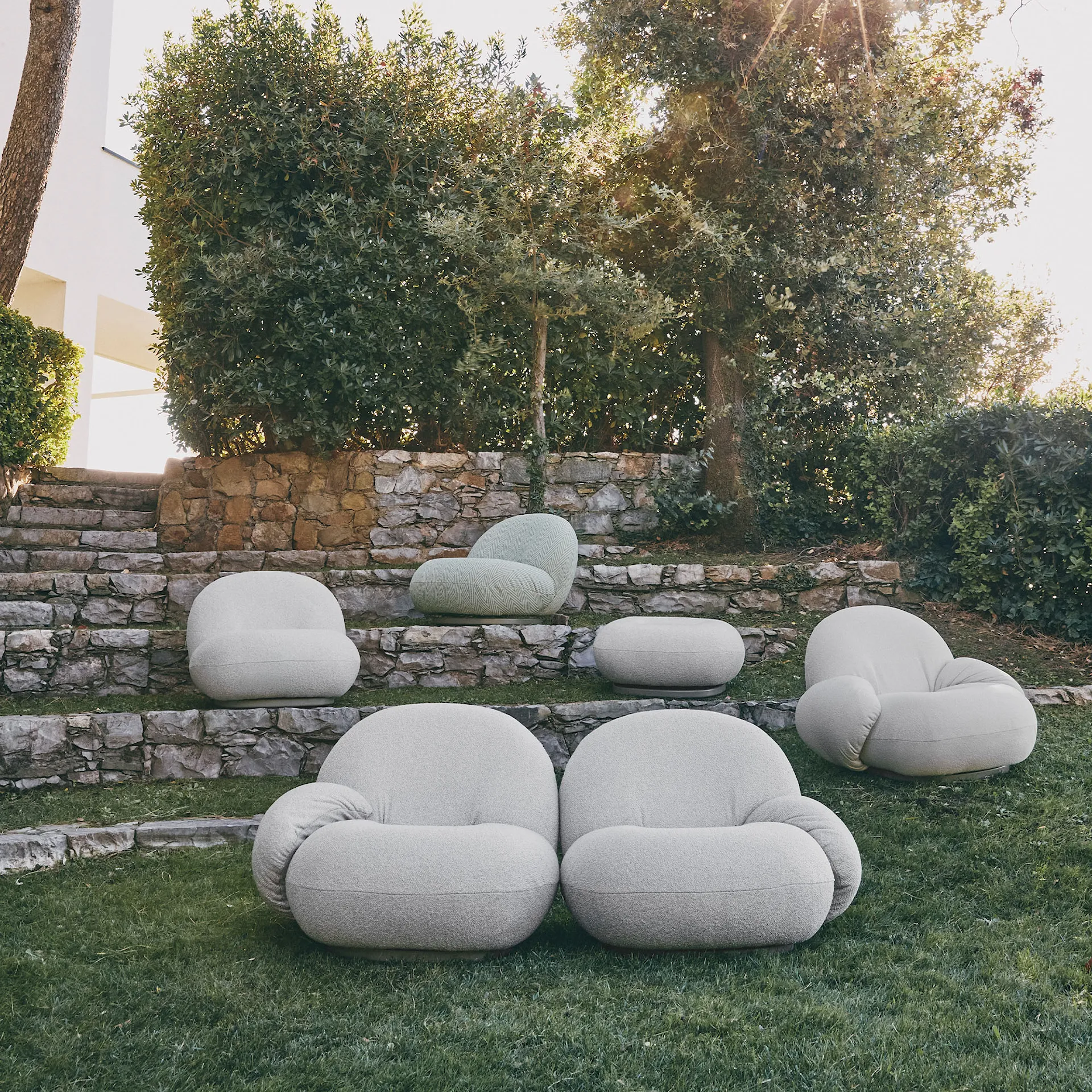 Pacha Outdoor Ottoman - Fully Upholstered, Swivel - Gubi - Pierre Paulin - NO GA