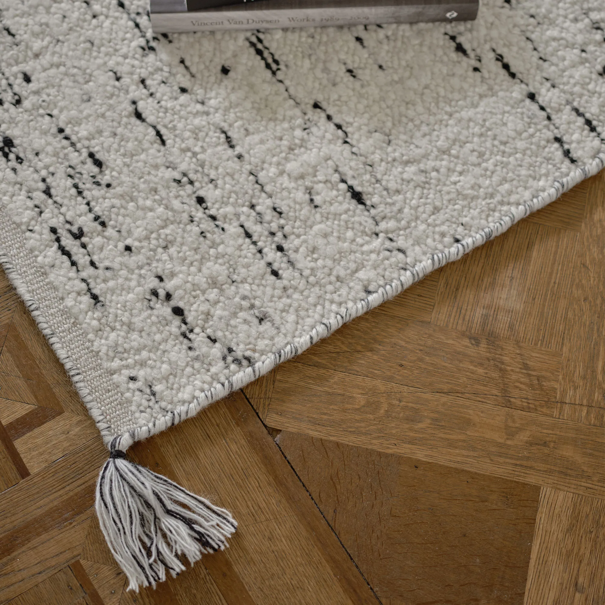 Boucle Cream/Black ullmatta