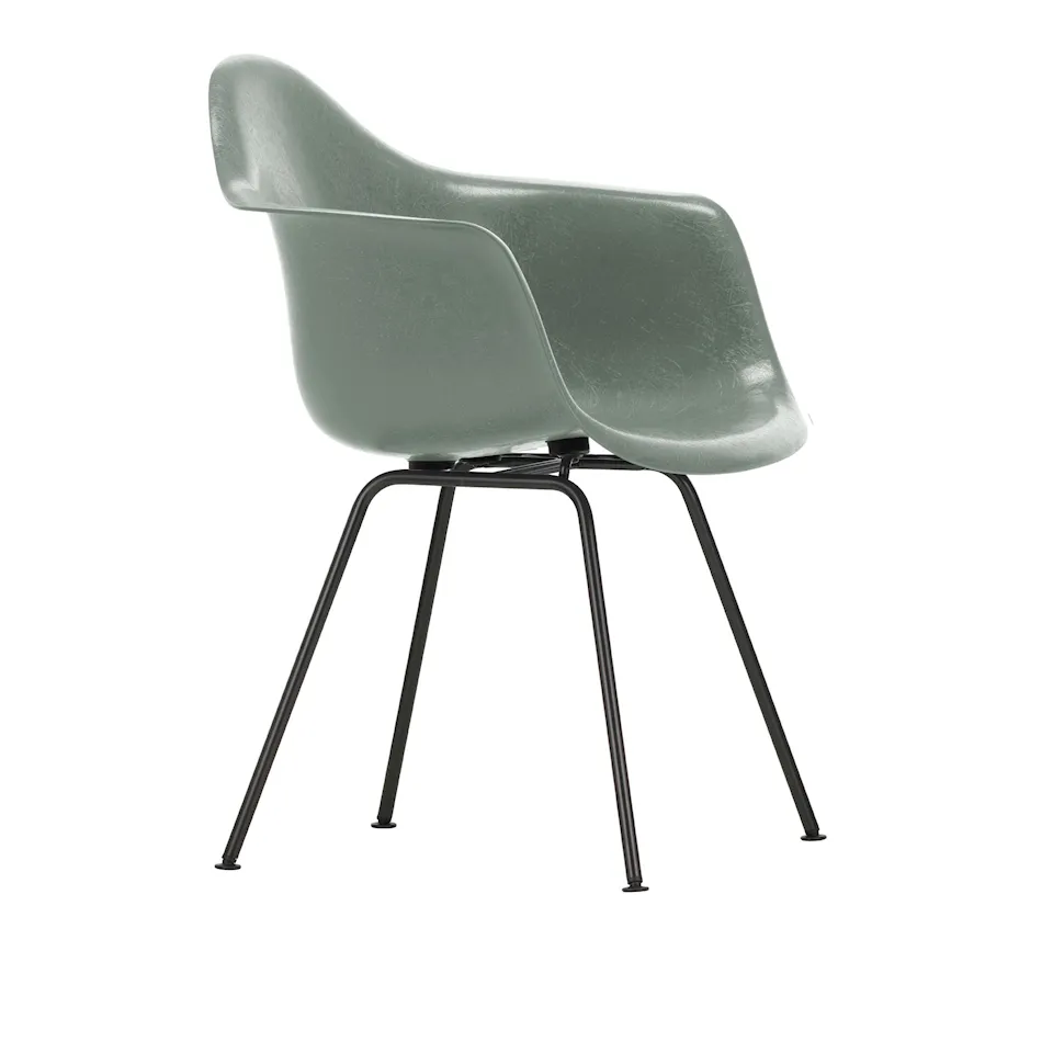 Eames Fiberglass Armchair DAX stol
