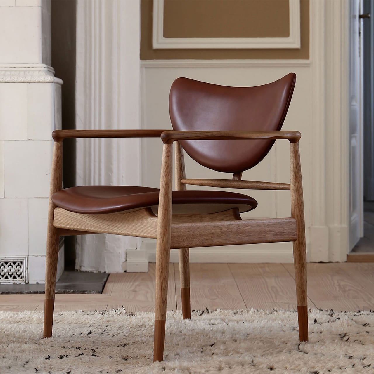 48 Chair, Walnut/Oak, Leather Group 2, Nevada NV2488S Cognac