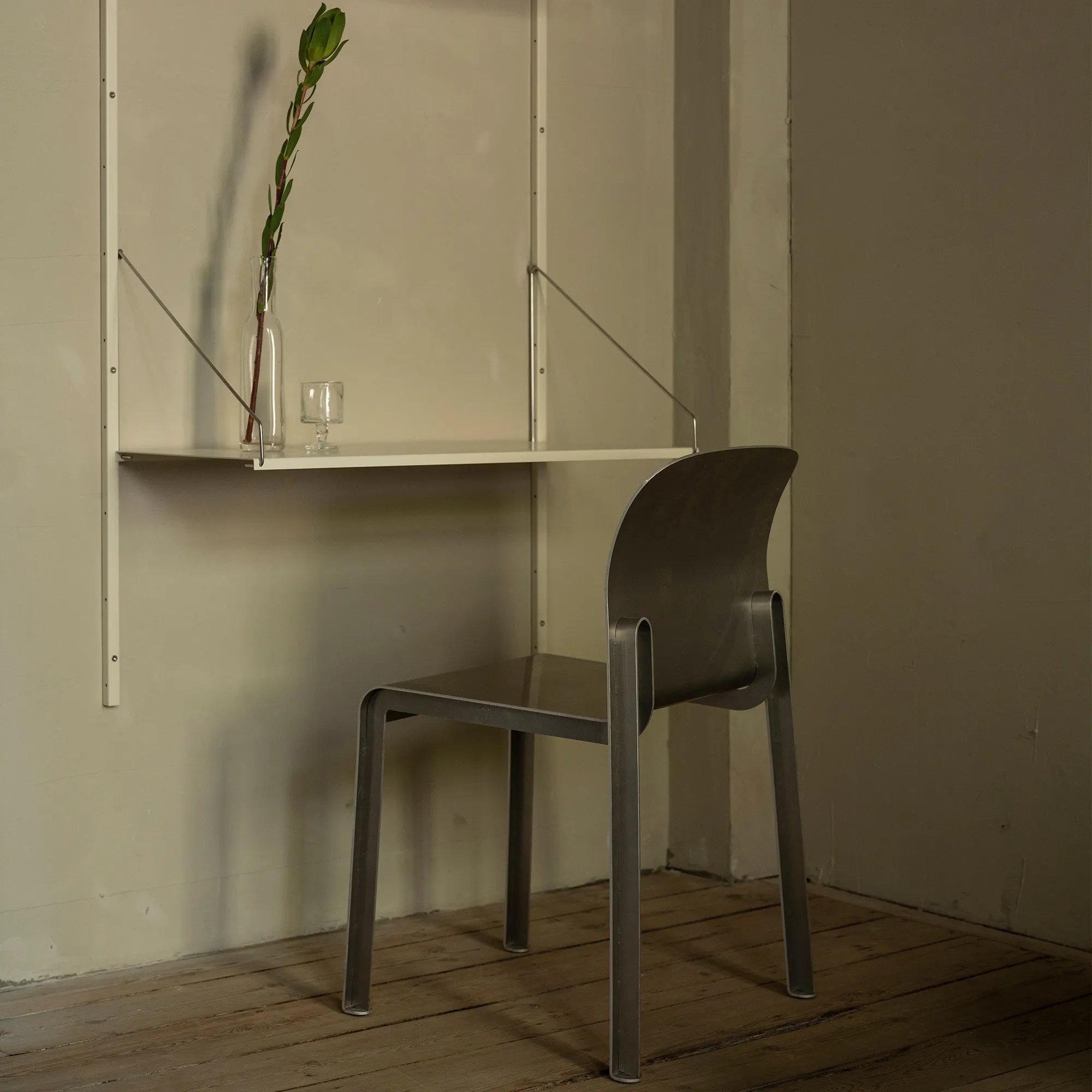 Rivet matstol - 14