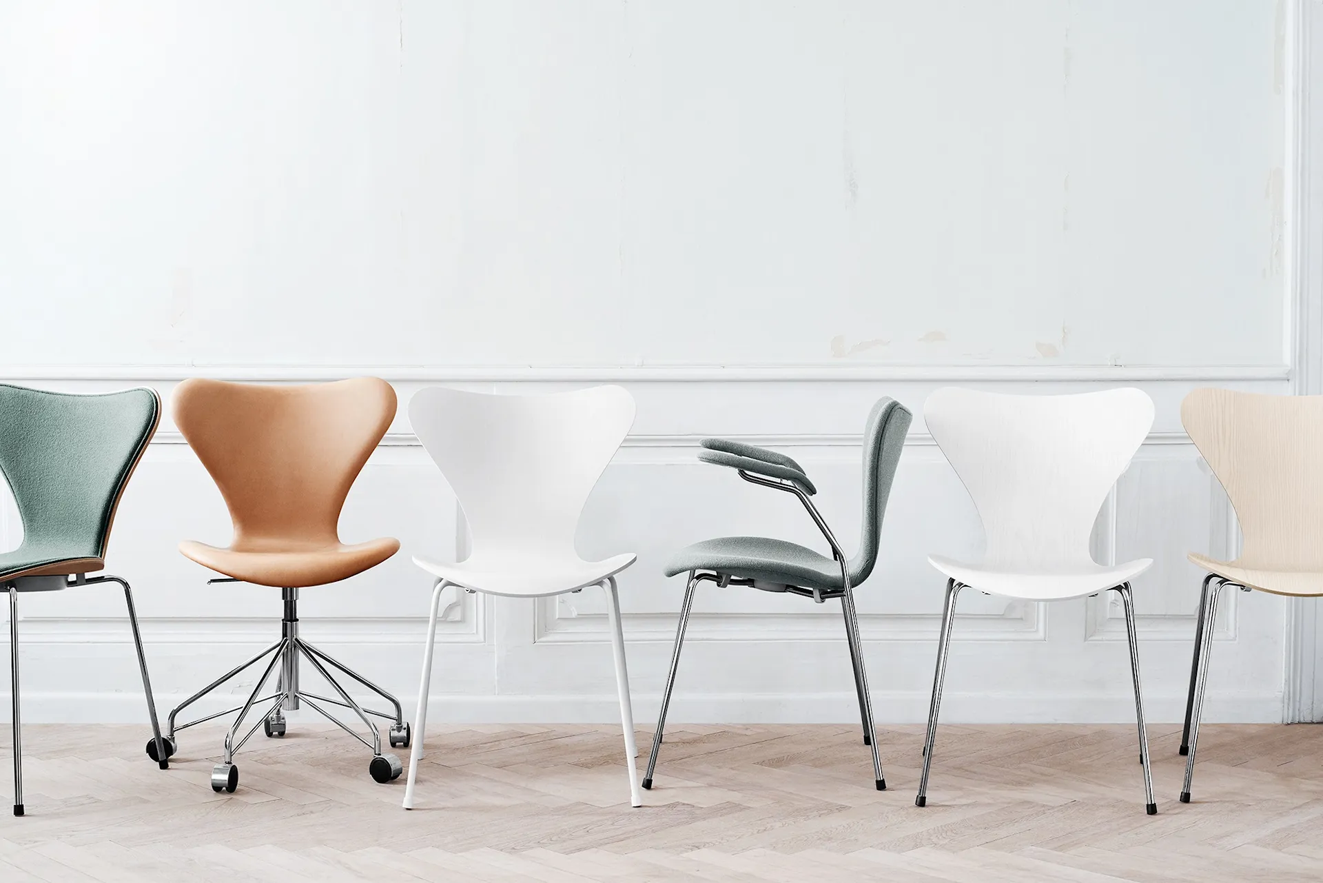 3107 Sjuan - Helklädd - Fritz Hansen - Arne Jacobsen - NO GA