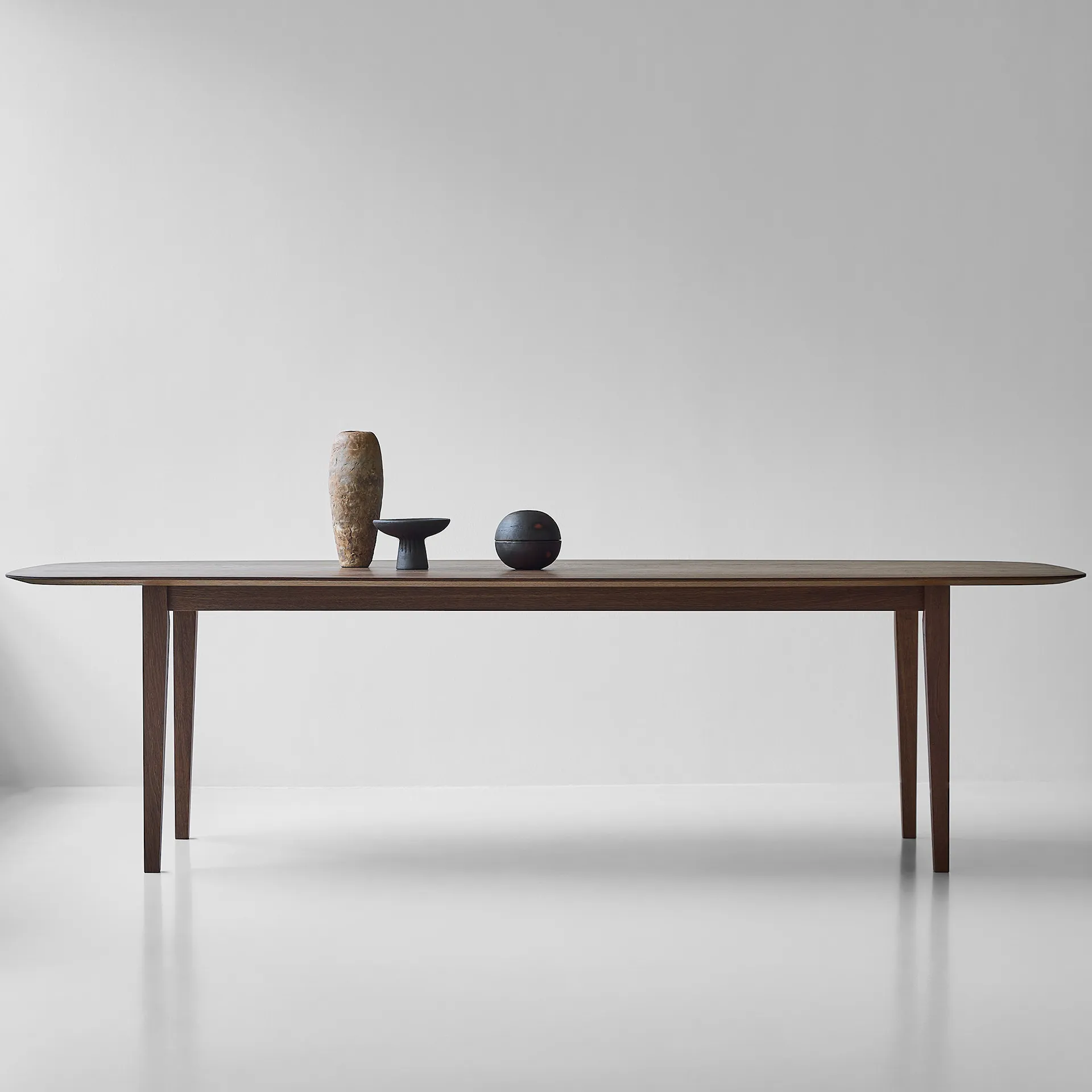 Kia's Table - Smoked Oak - dk3 - NO GA