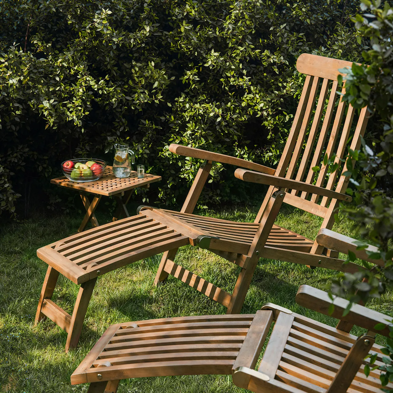 Midsummer deck-chair