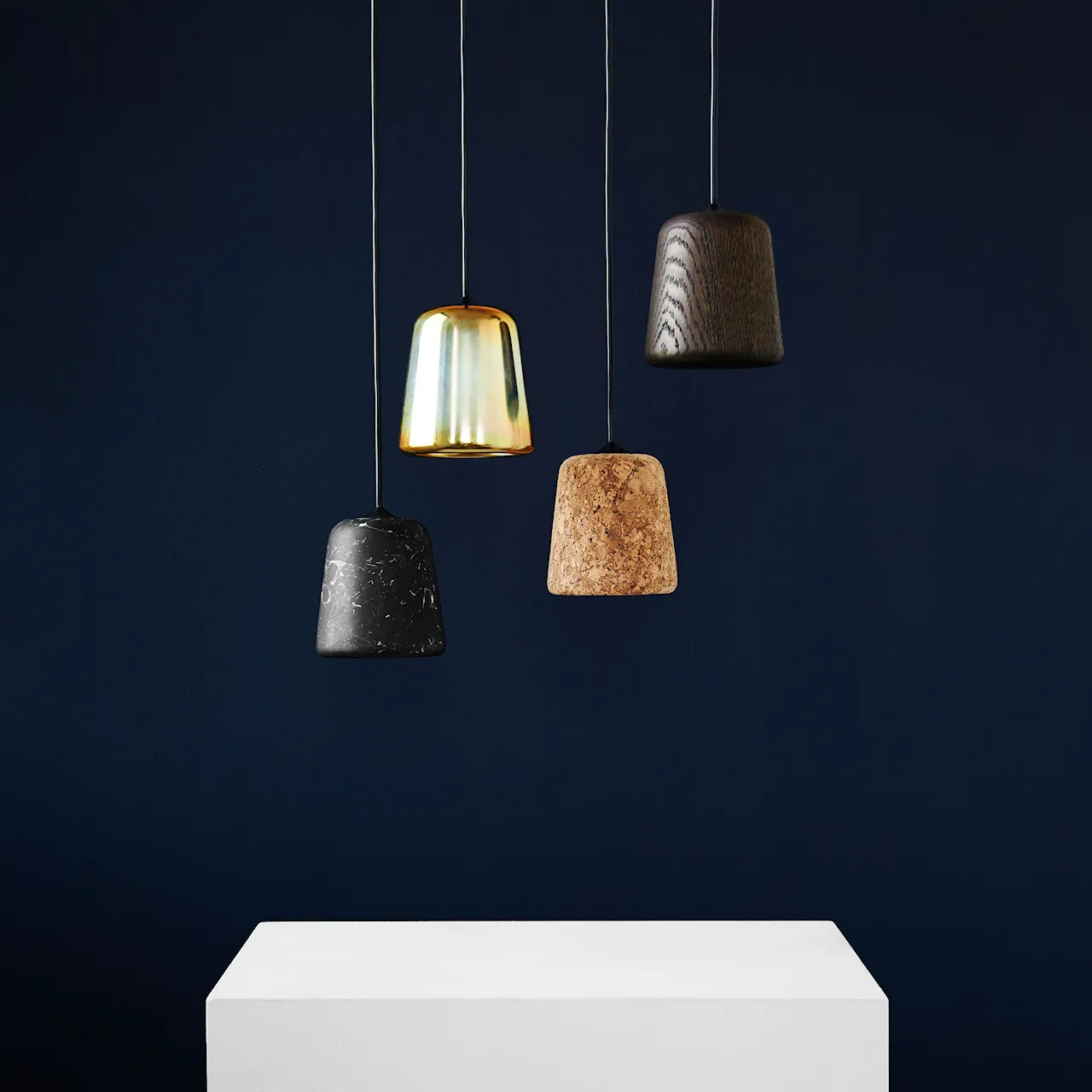 Material pendellampa svart kabel