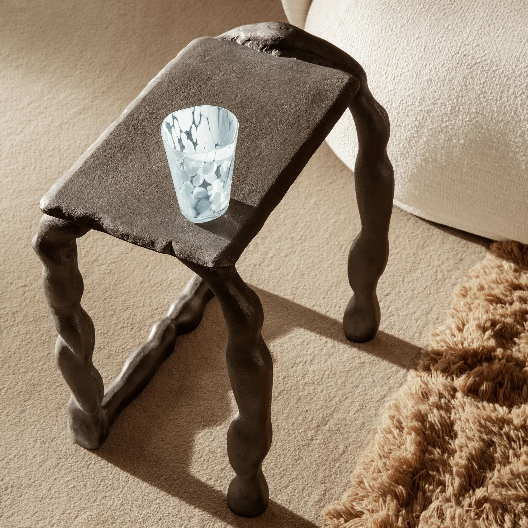 Rotben Sculptural Piece sidobord