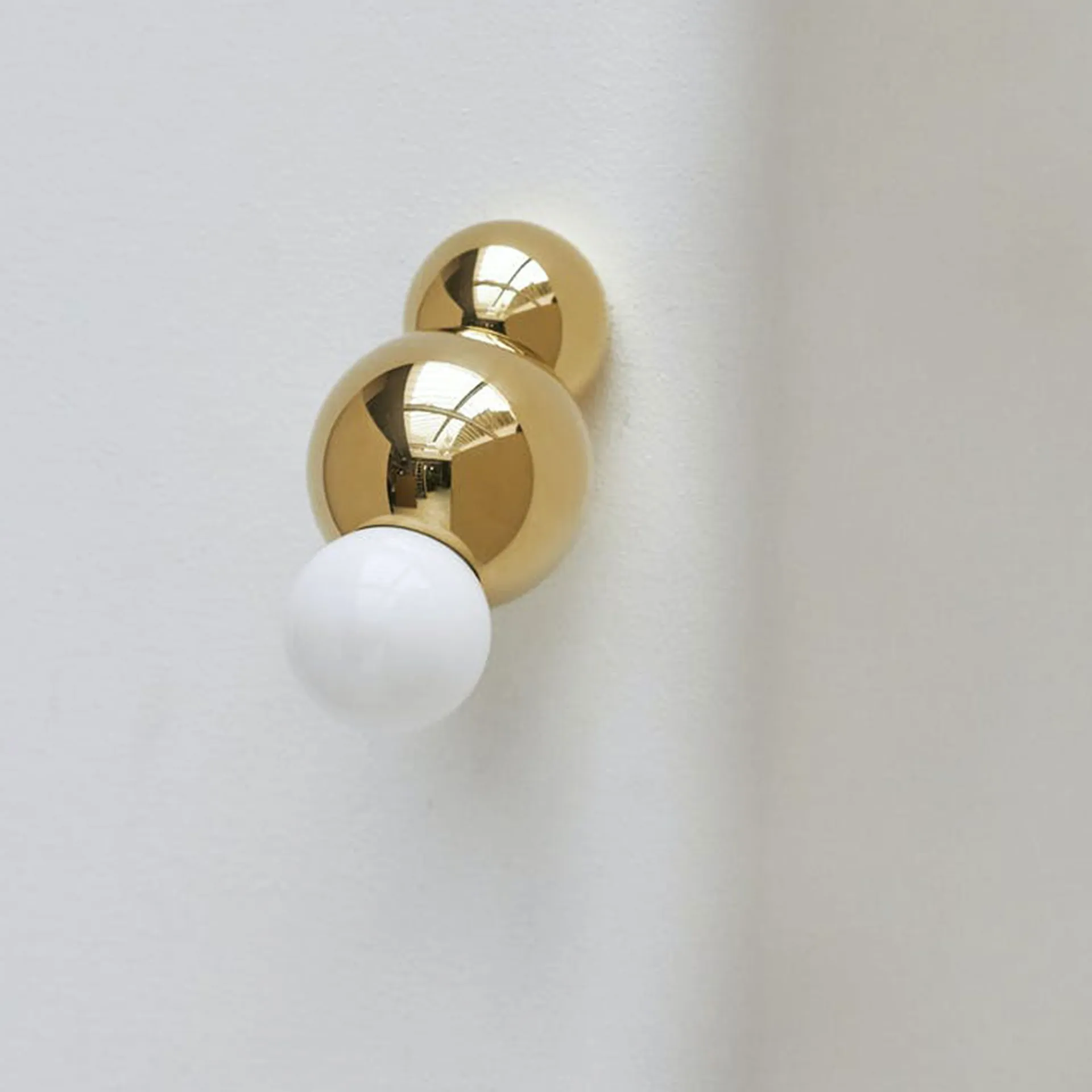 Ball Light Wall Small Mounted Polished Brass - Michael Anastassiades - Michael Anastassiades - NO GA